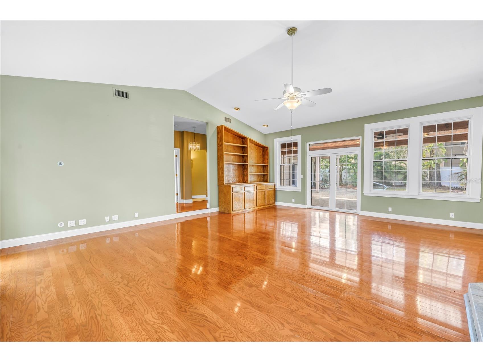 546 26th Avenue N Saint Petersburg FL 33704 TB8474555 image7