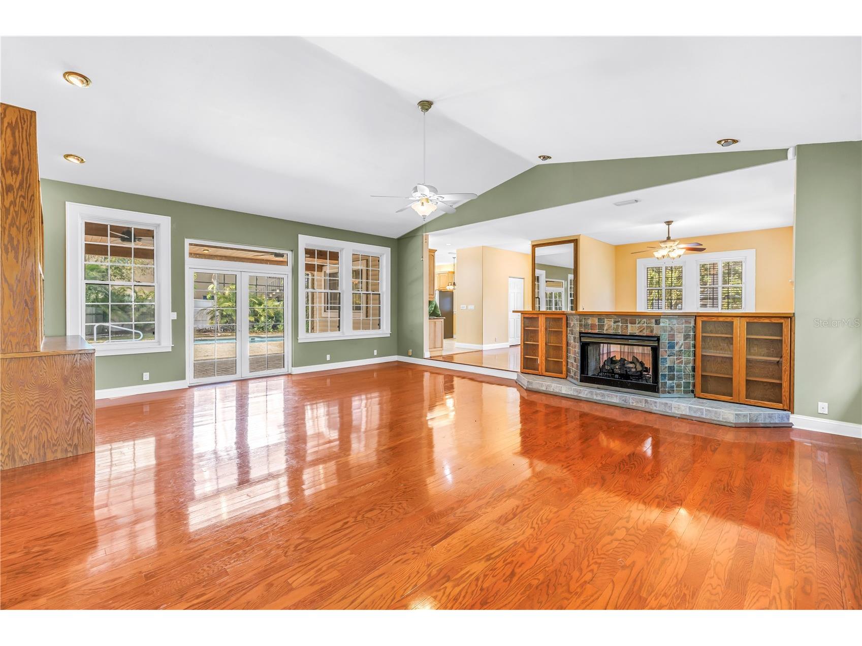 546 26th Avenue N Saint Petersburg FL 33704 TB8474555 image8