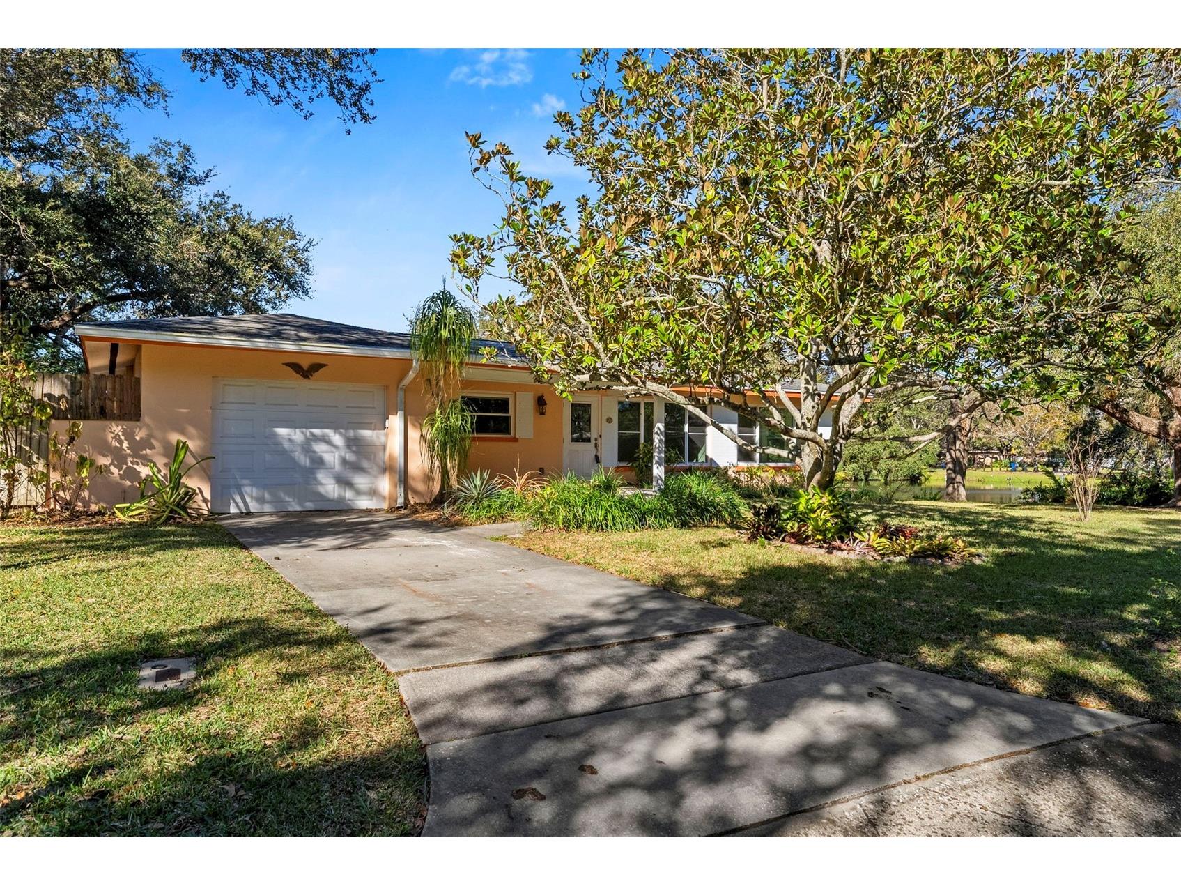 546 Forest Parkway E Largo FL 33771 TB8466341 image1