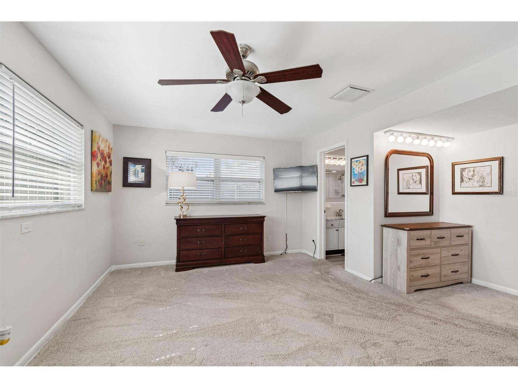 546 Gershwin Drive Largo FL 33771 TB8505797 image38