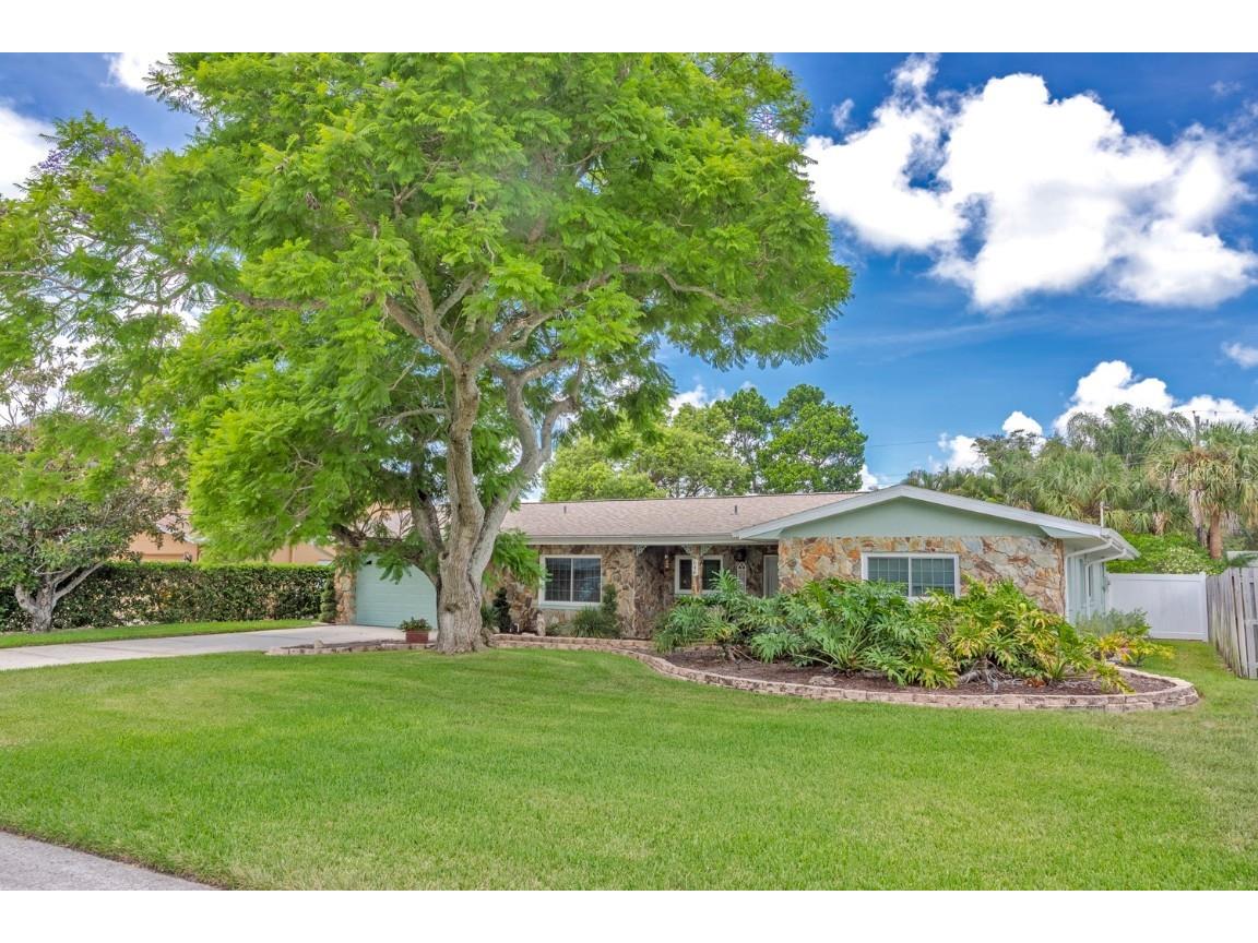 546 Lois Ln Belleair Bluffs FL 33770 U8192511 image1