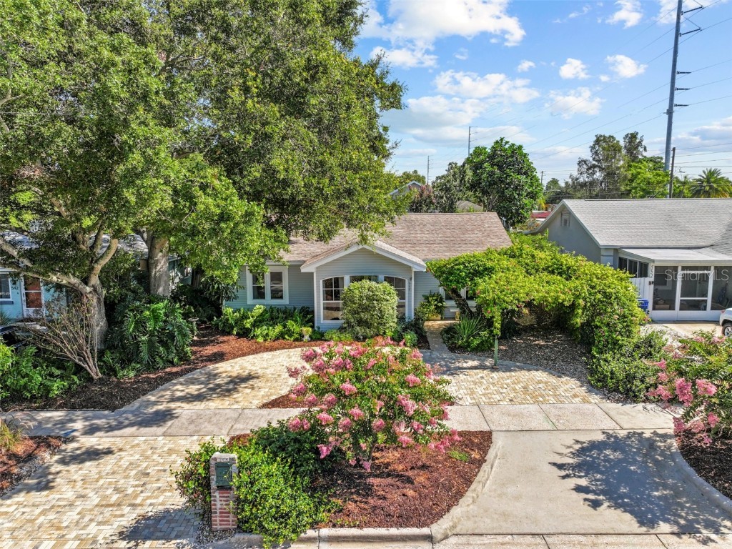 546 Orangewood Drive Dunedin FL 34698 TB8407065 image1