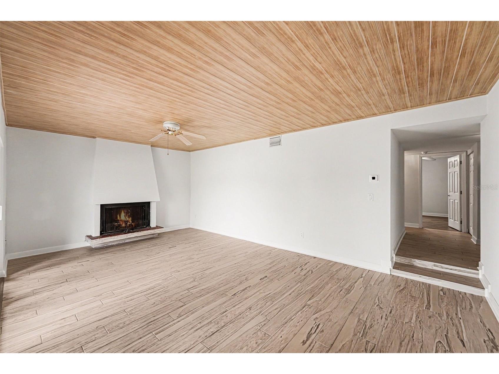 546 Plaza Seville Court #85 Treasure Island FL 33706 TB8503889 image3