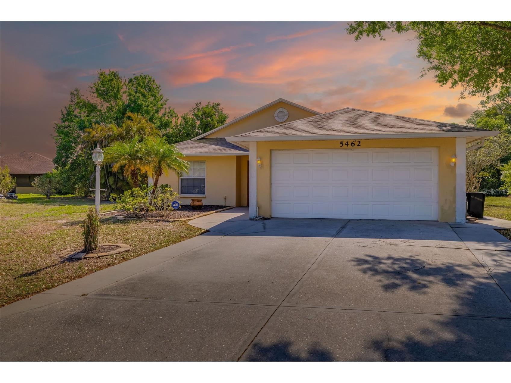 5462 Cynthia Lane Sarasota FL 34235 A4688208 image1