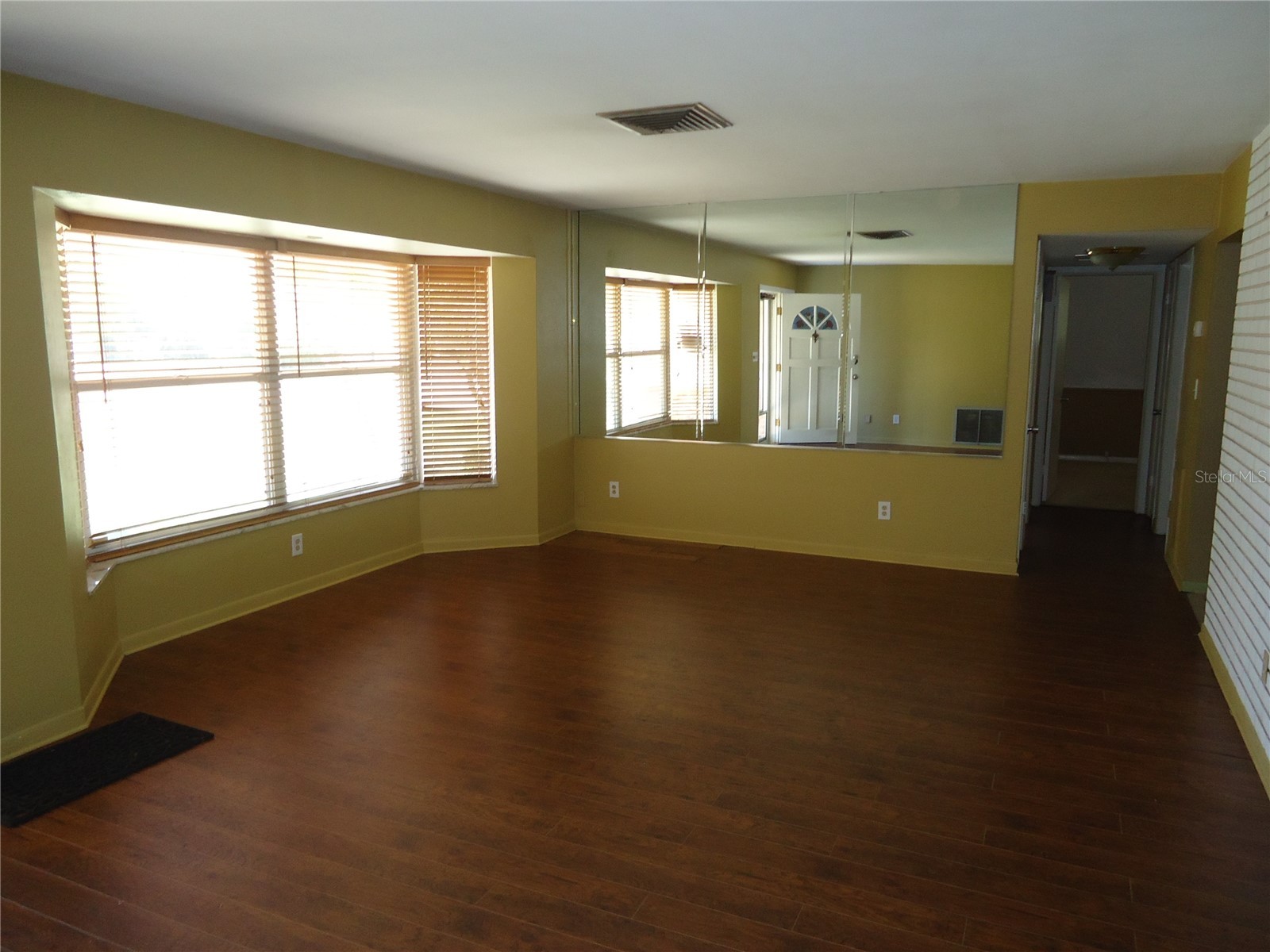 5463 4th Avenue N Saint Petersburg FL 33710 TB8484864 image6