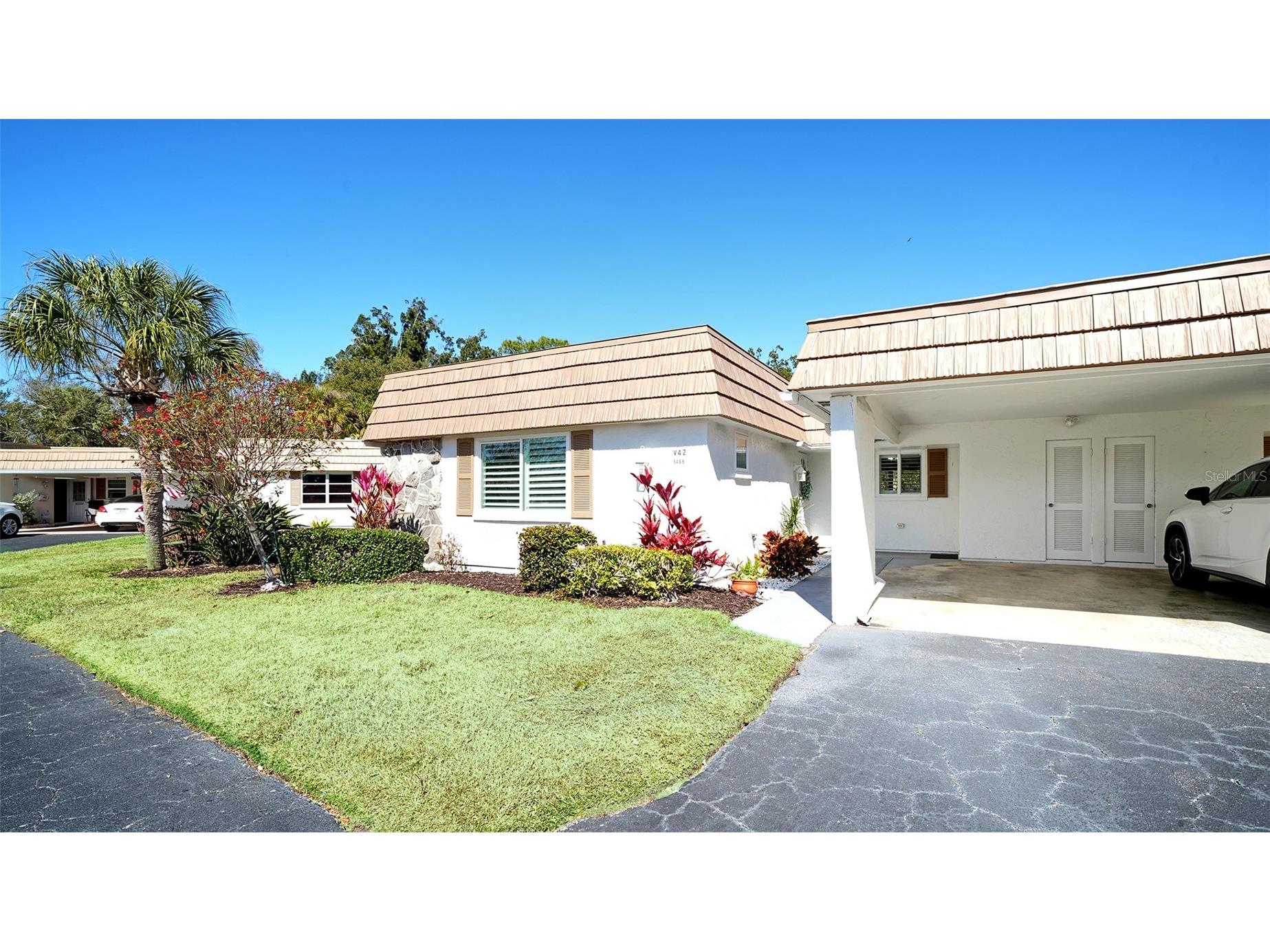 5469 Riverbluff Circle #42 Sarasota FL 34231 A4683312 image1