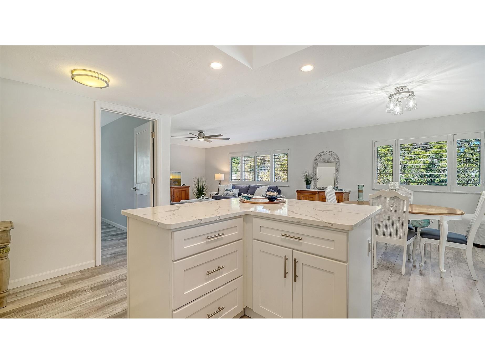 5469 Riverbluff Circle #42 Sarasota FL 34231 A4683312 image14