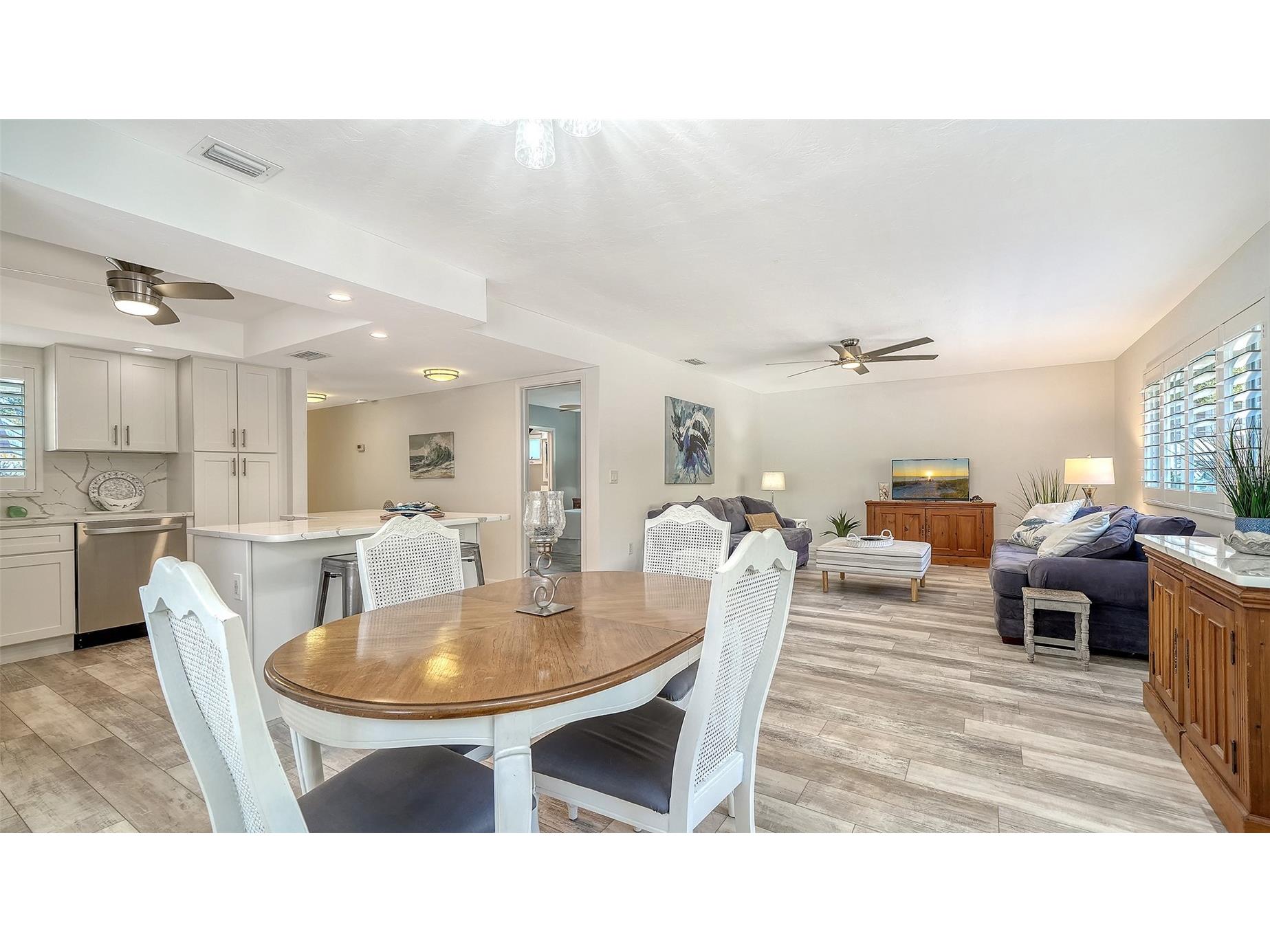 5469 Riverbluff Circle #42 Sarasota FL 34231 A4683312 image16