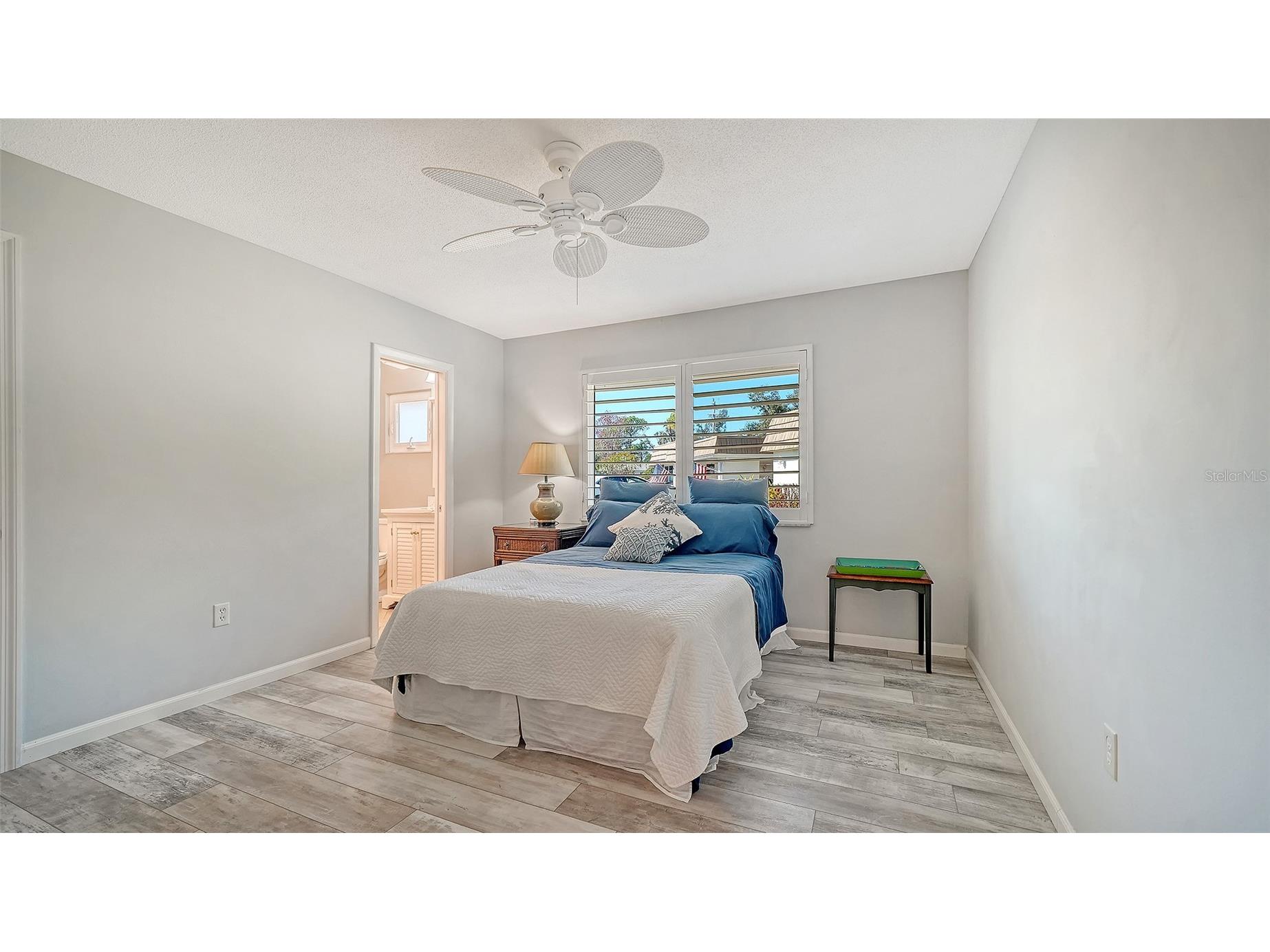 5469 Riverbluff Circle #42 Sarasota FL 34231 A4683312 image17