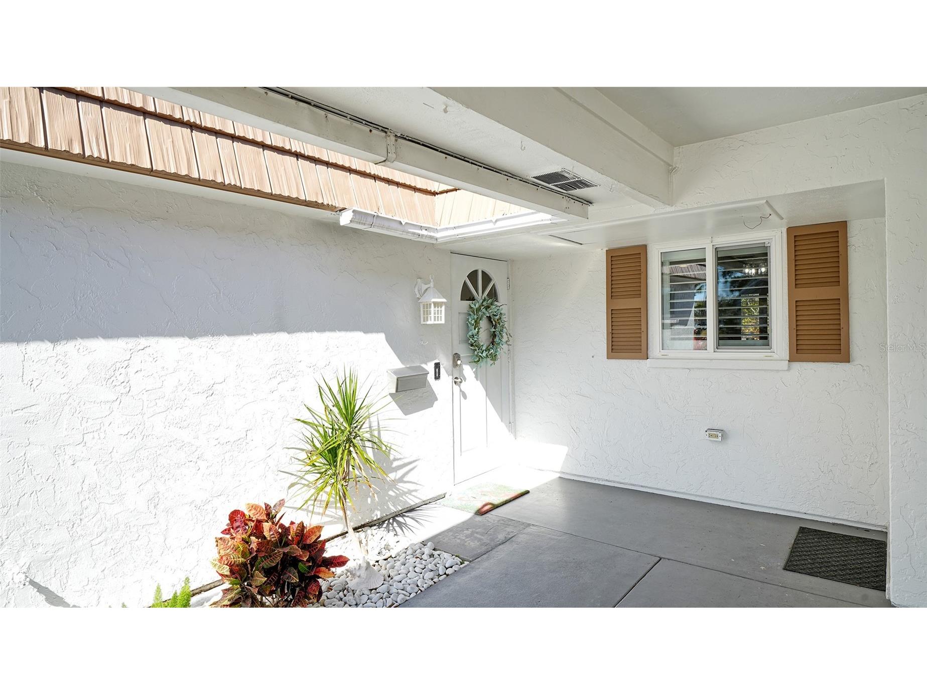 5469 Riverbluff Circle #42 Sarasota FL 34231 A4683312 image4