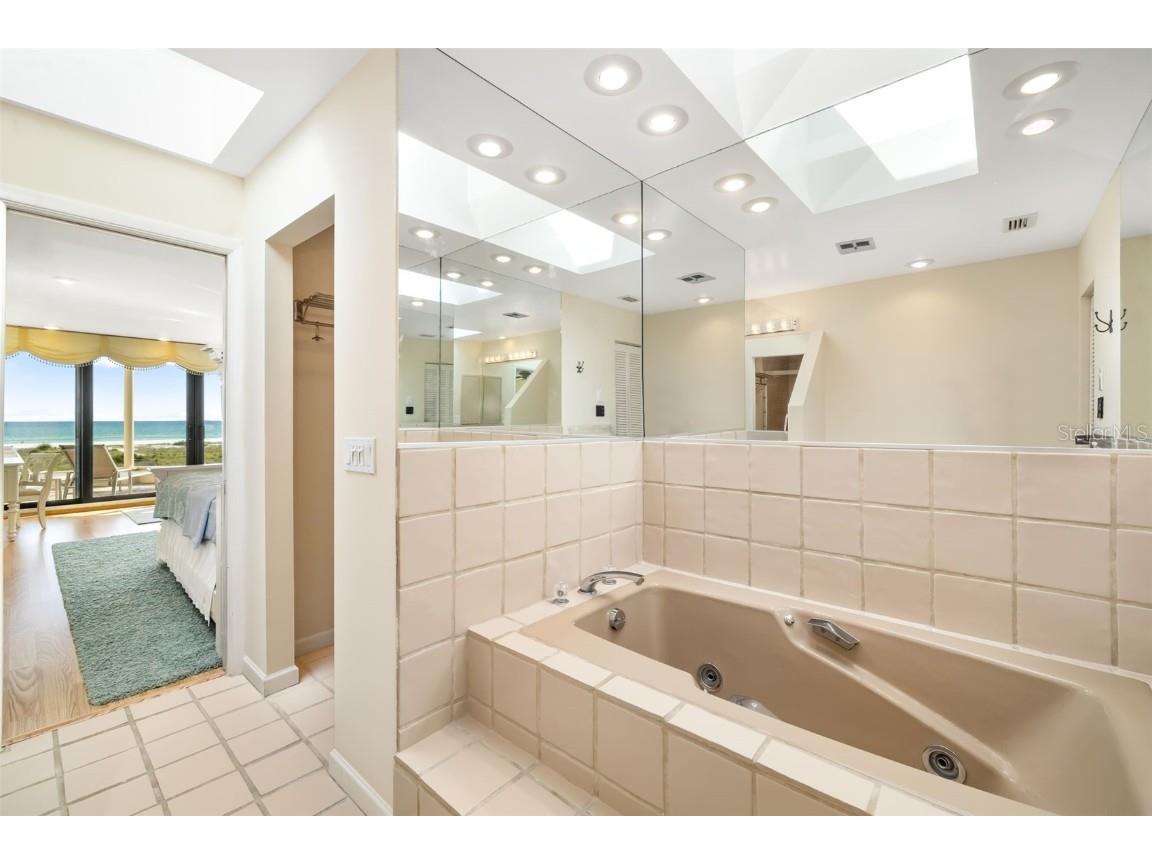 546A Beach Road #A544 Sarasota FL 34242 - GULF/SIESTA BEACH A4657651 image35