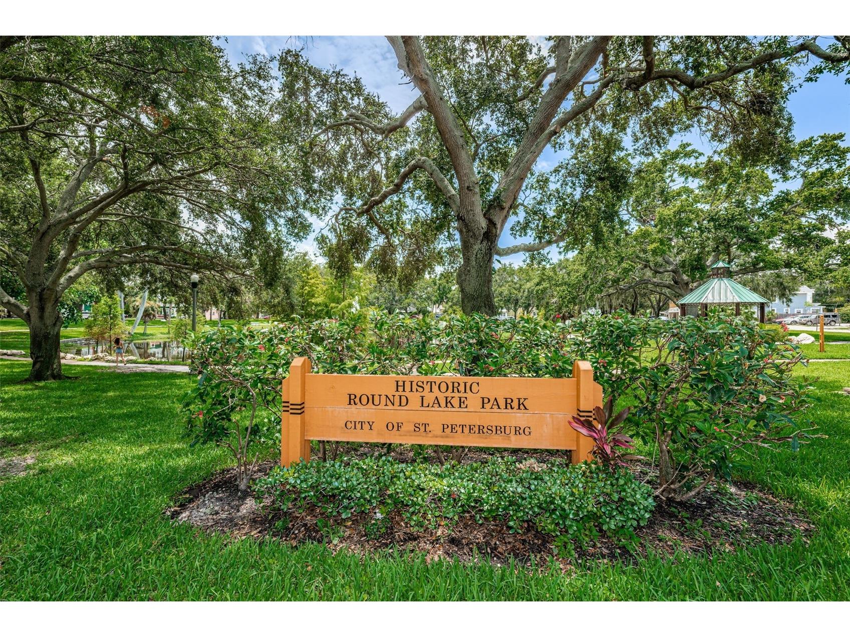 547 15th Street N Saint Petersburg FL 33705 TB8509227 image37