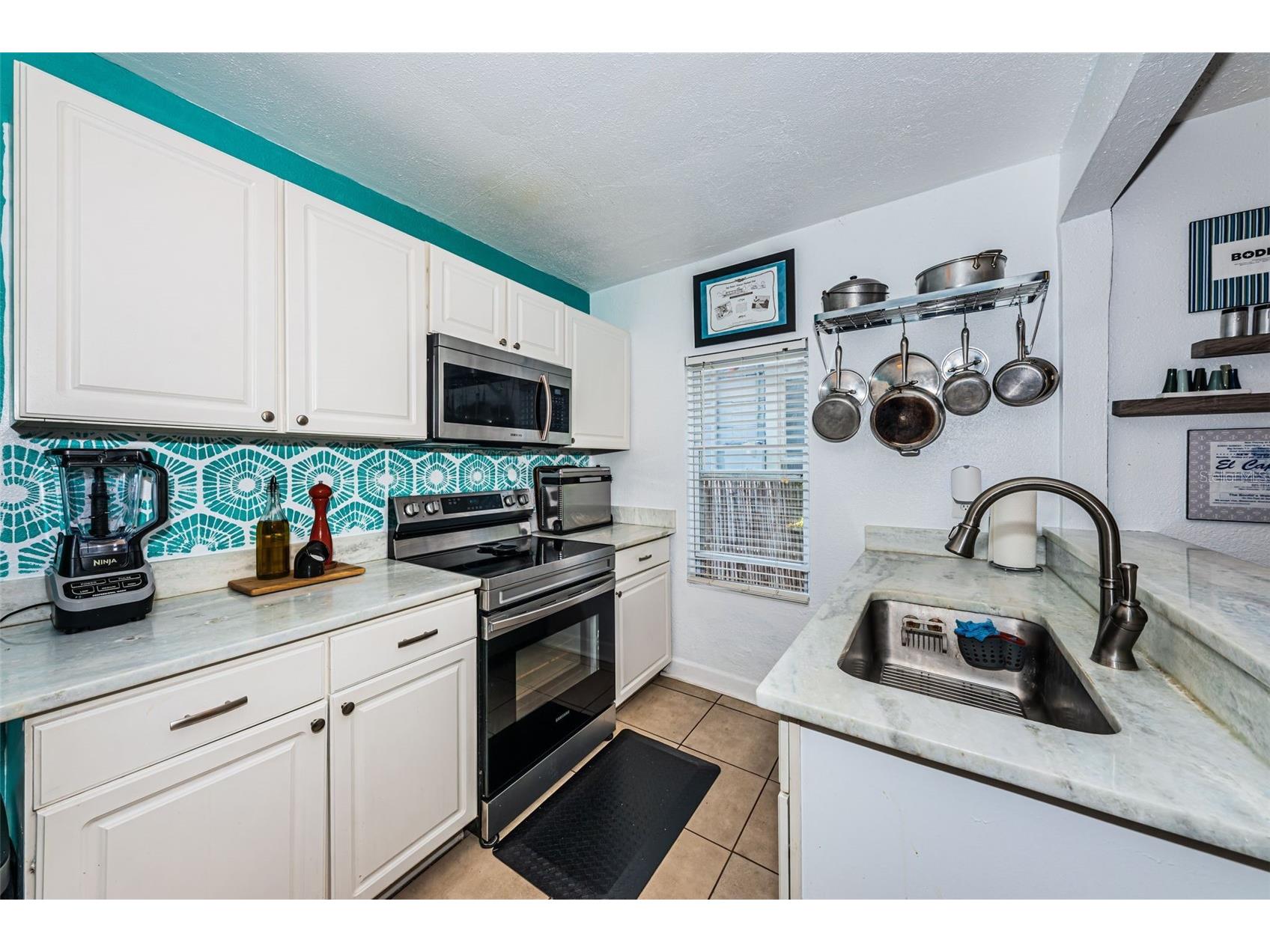 547 15th Street N Saint Petersburg FL 33705 TB8509227 image4