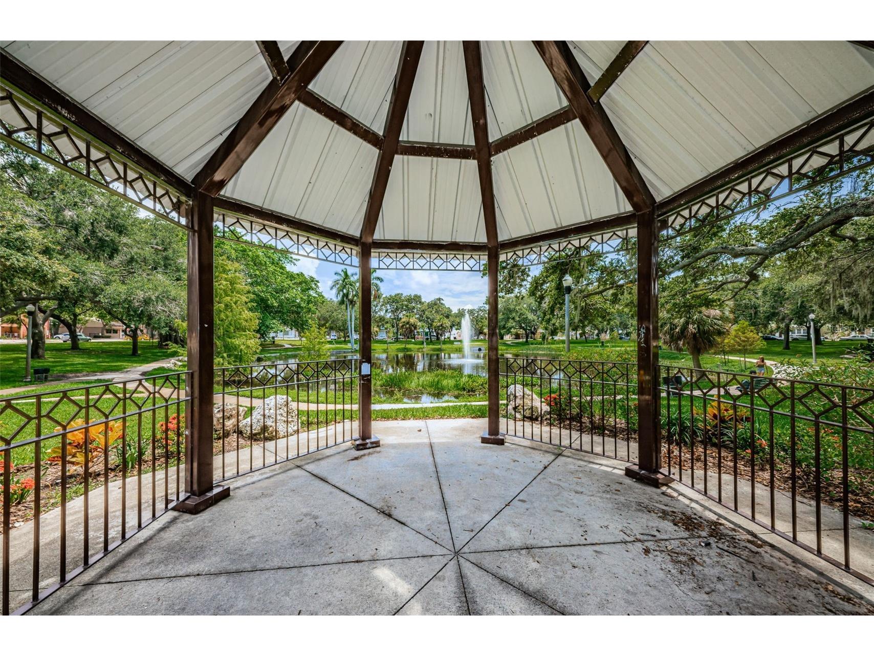 547 15th Street N Saint Petersburg FL 33705 TB8509227 image41