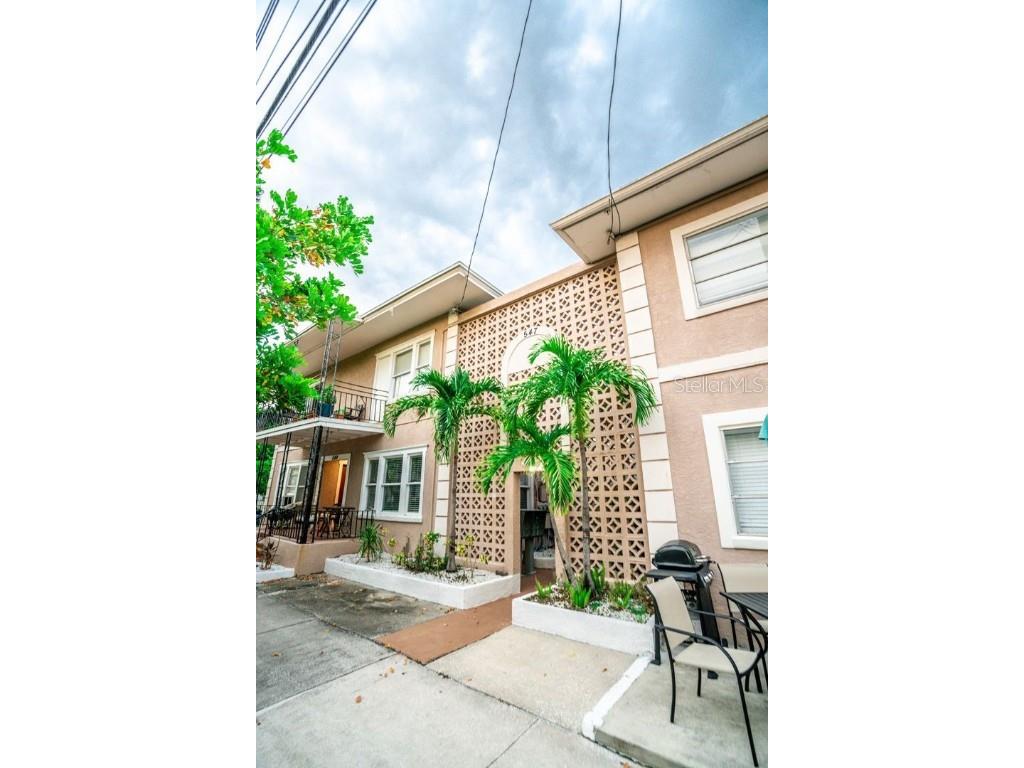 547 2nd Street N Saint Petersburg FL 33701 U8208805 image1