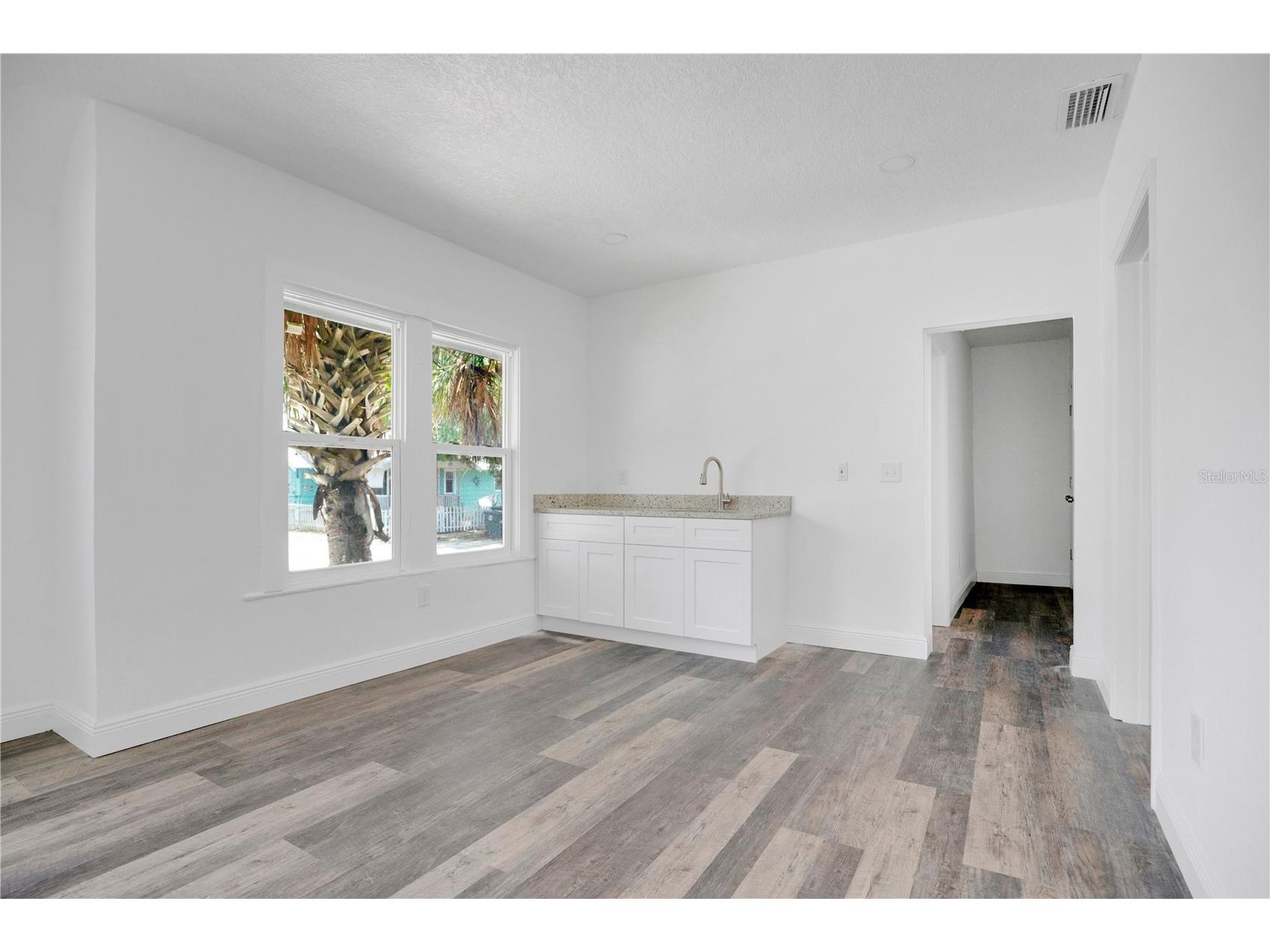547 N Ridgewood Avenue Daytona Beach FL 32114 V4949523 image10