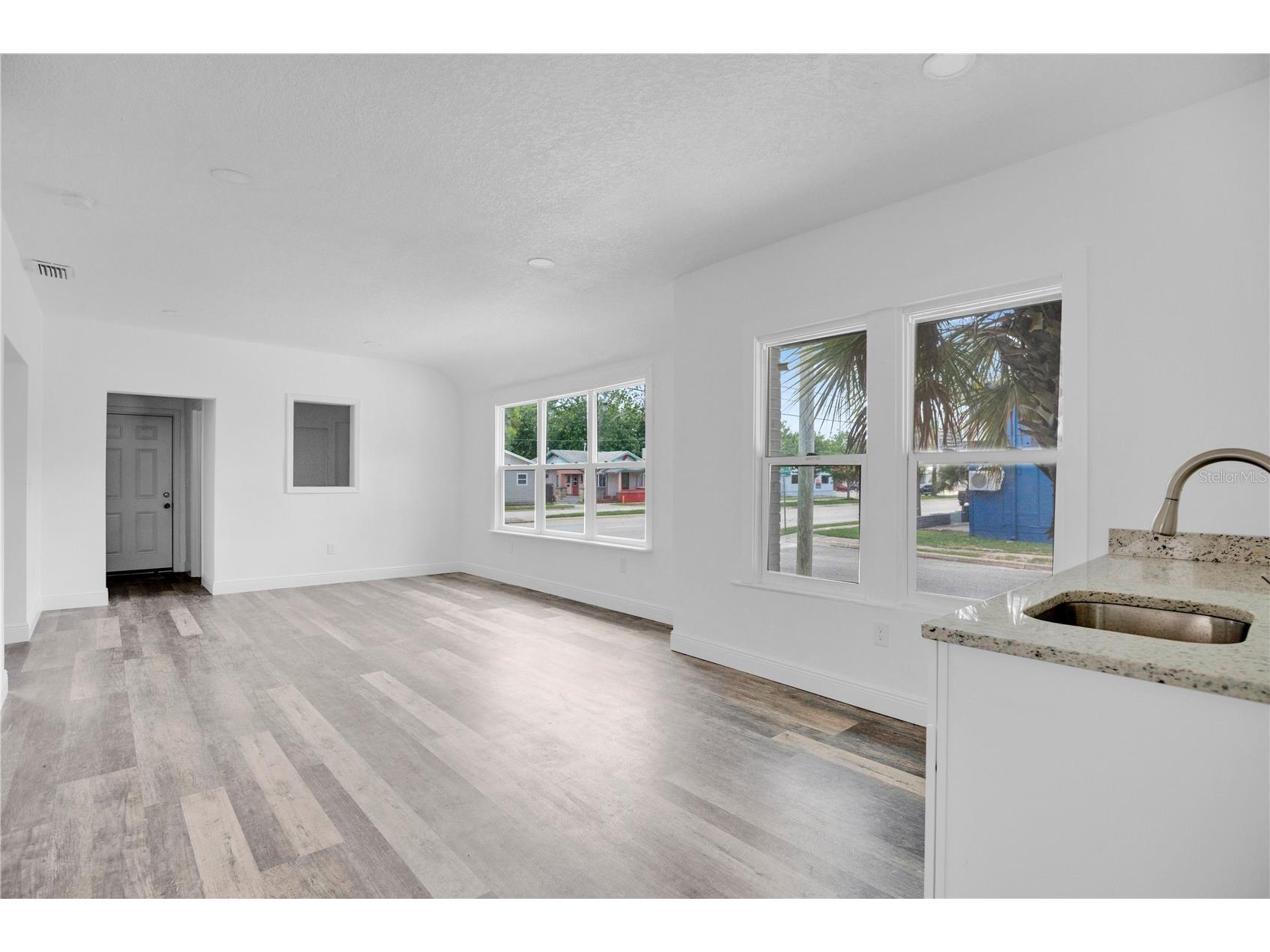 547 N Ridgewood Avenue Daytona Beach FL 32114 V4949523 image15