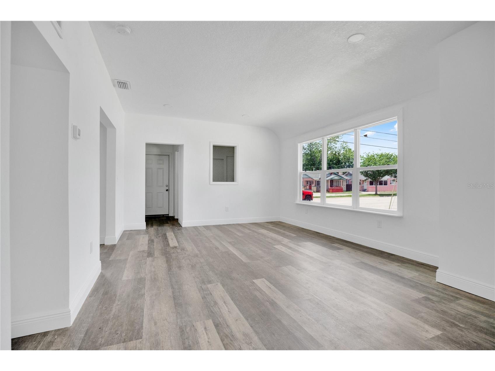 547 N Ridgewood Avenue Daytona Beach FL 32114 V4949523 image17