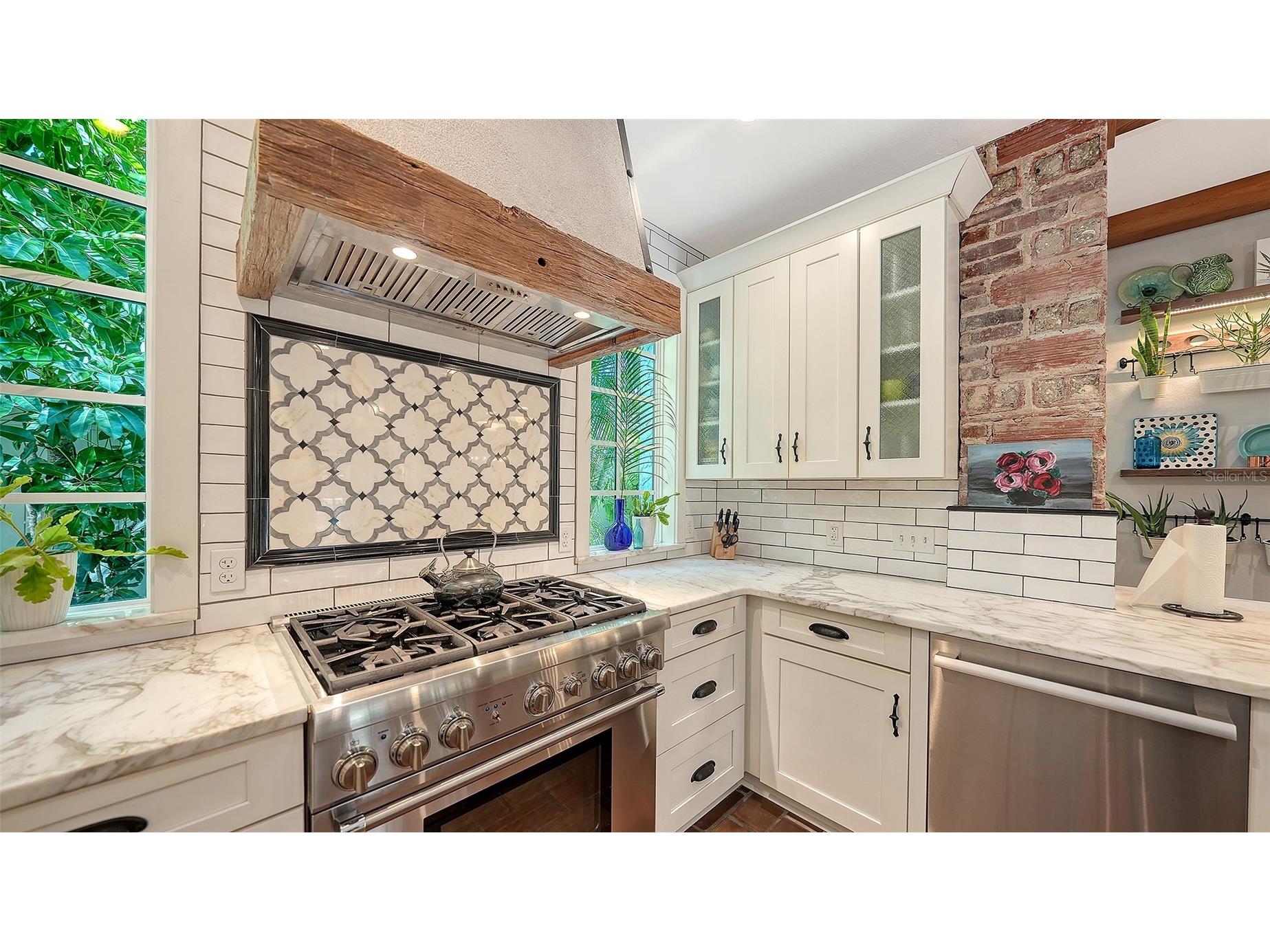547 N Shore Drive Sarasota FL 34234 A4682843 image16
