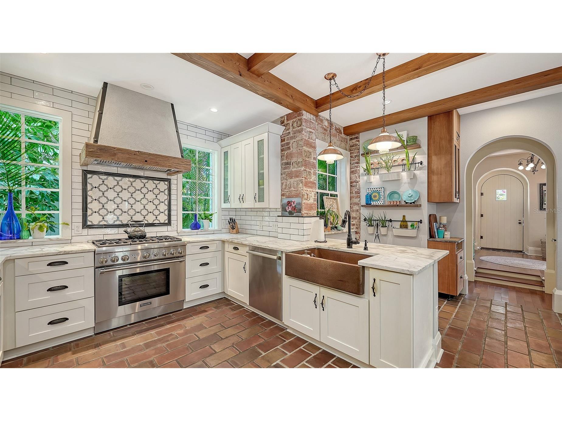 547 N Shore Drive Sarasota FL 34234 A4682843 image17
