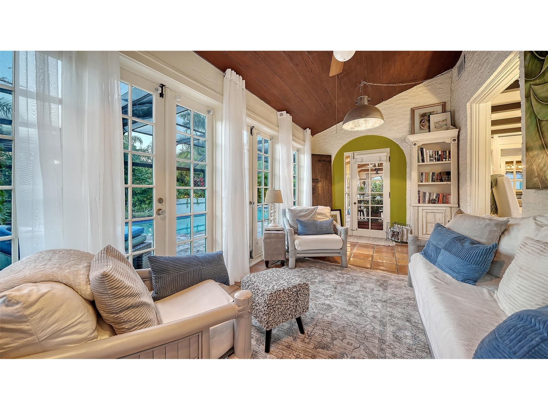 547 N Shore Drive Sarasota FL 34234 A4682843 image21