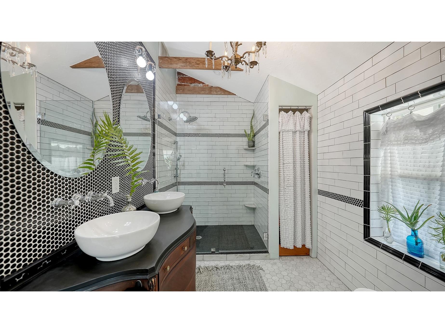 547 N Shore Drive Sarasota FL 34234 A4682843 image36