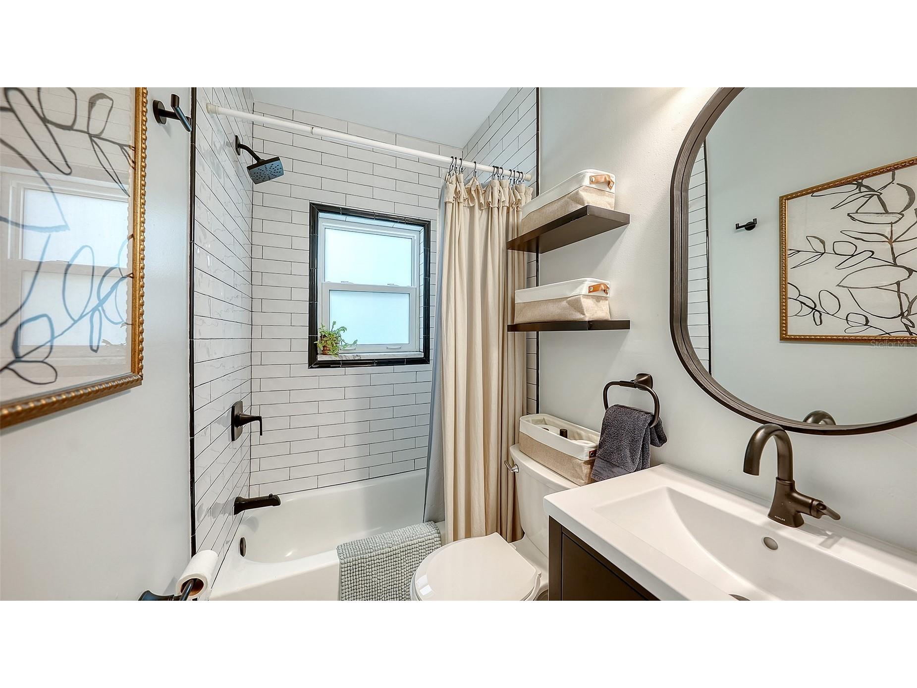 547 N Shore Drive Sarasota FL 34234 A4682843 image42