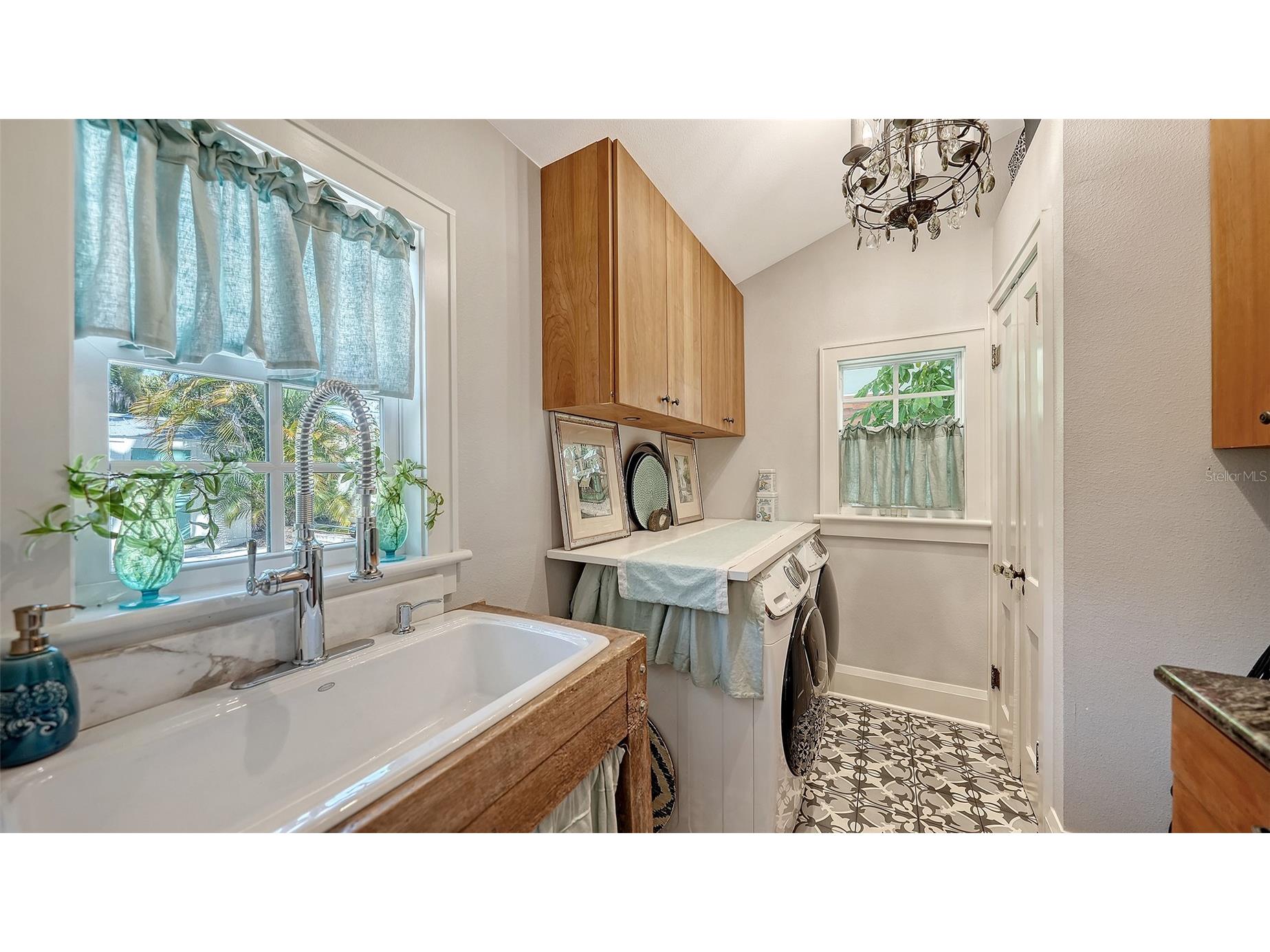 547 N Shore Drive Sarasota FL 34234 A4682843 image44