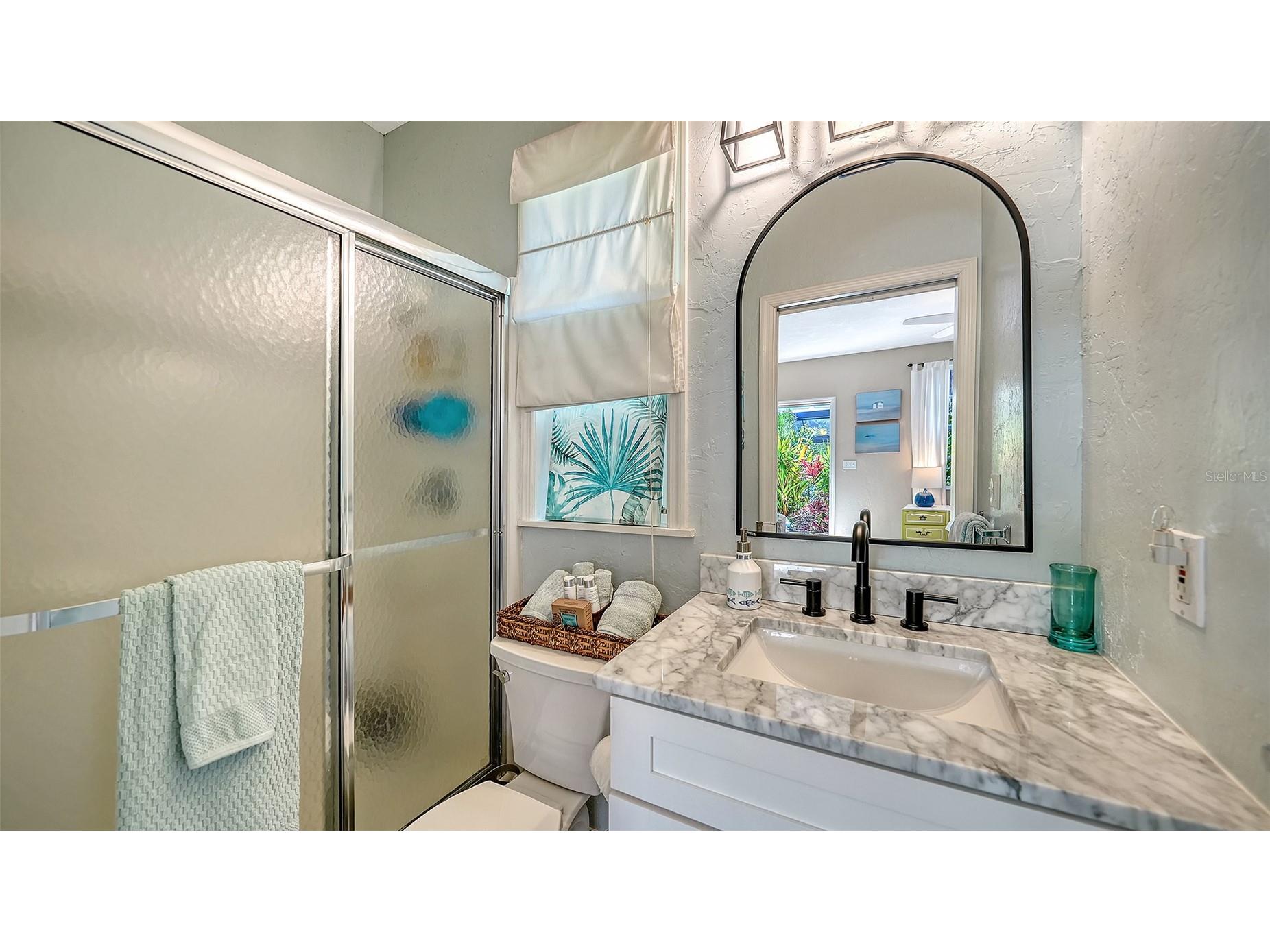 547 N Shore Drive Sarasota FL 34234 A4682843 image50
