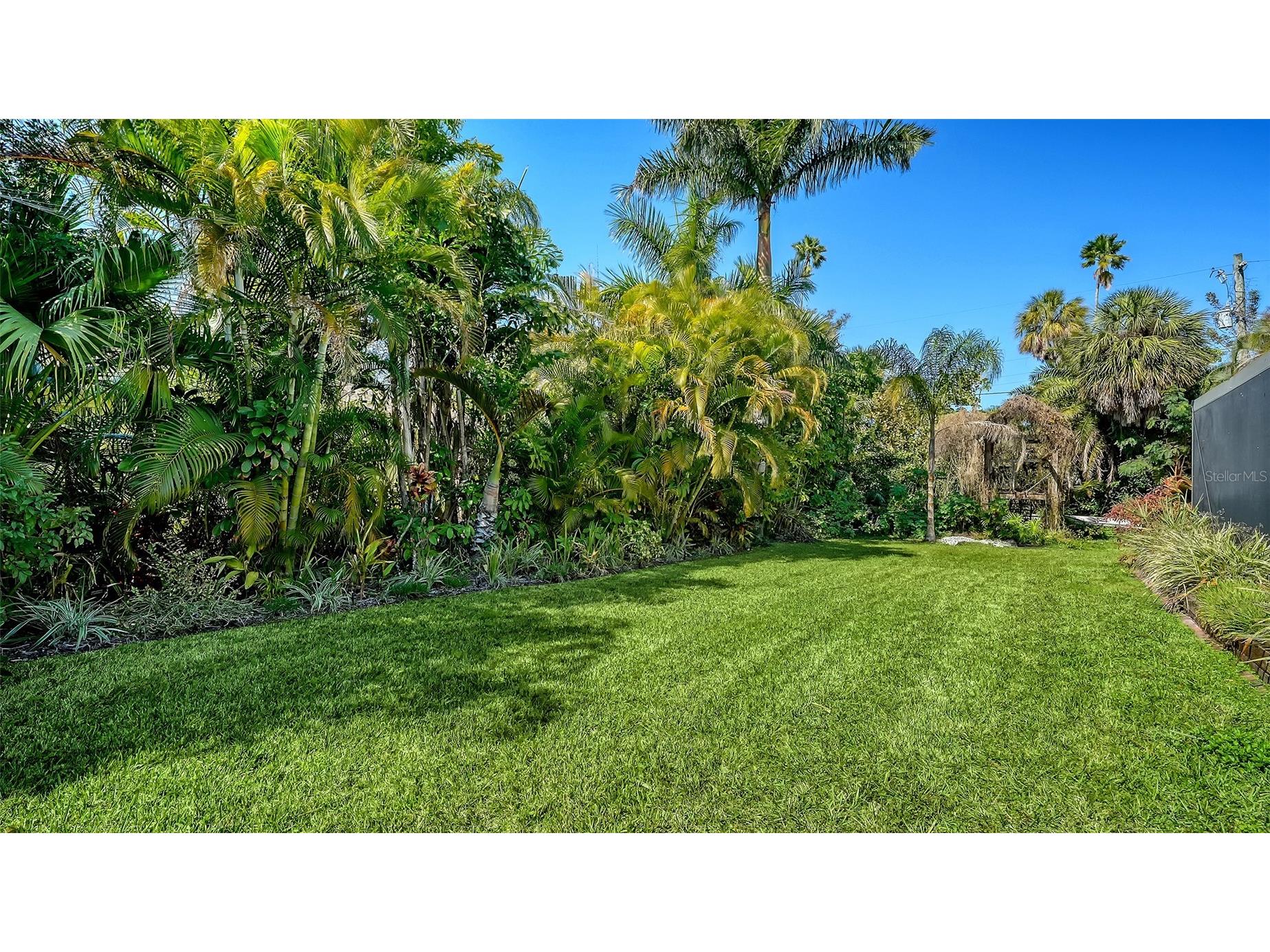 547 N Shore Drive Sarasota FL 34234 A4682843 image53
