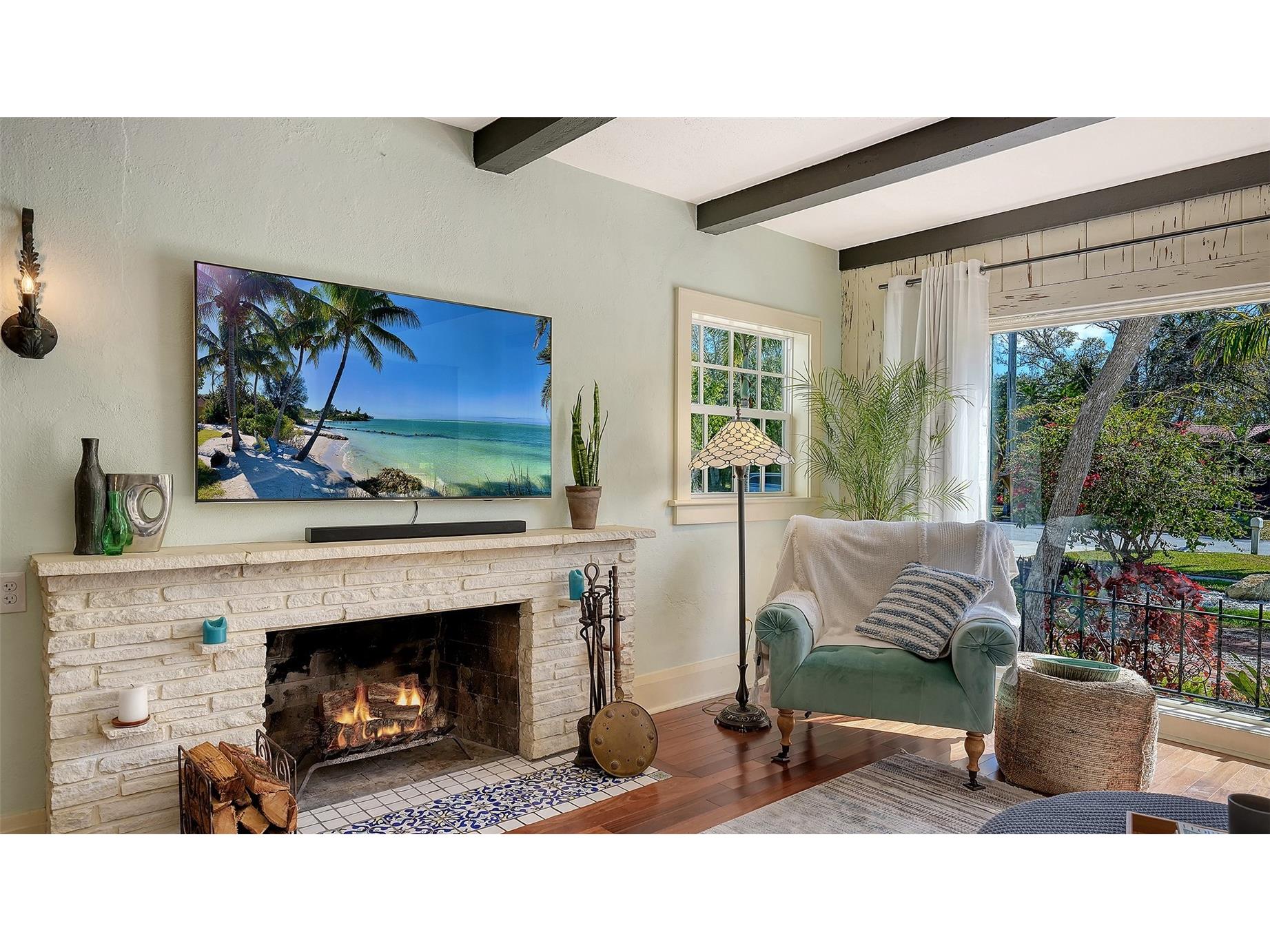 547 N Shore Drive Sarasota FL 34234 A4682843 image9