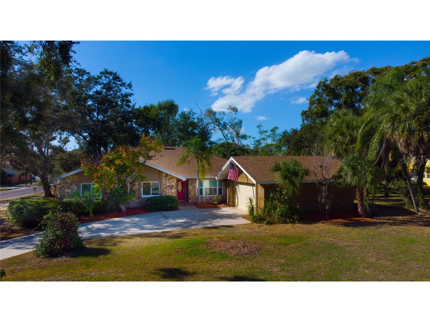547 Oleander Way S Saint Petersburg FL 33707 TB8442501 image1