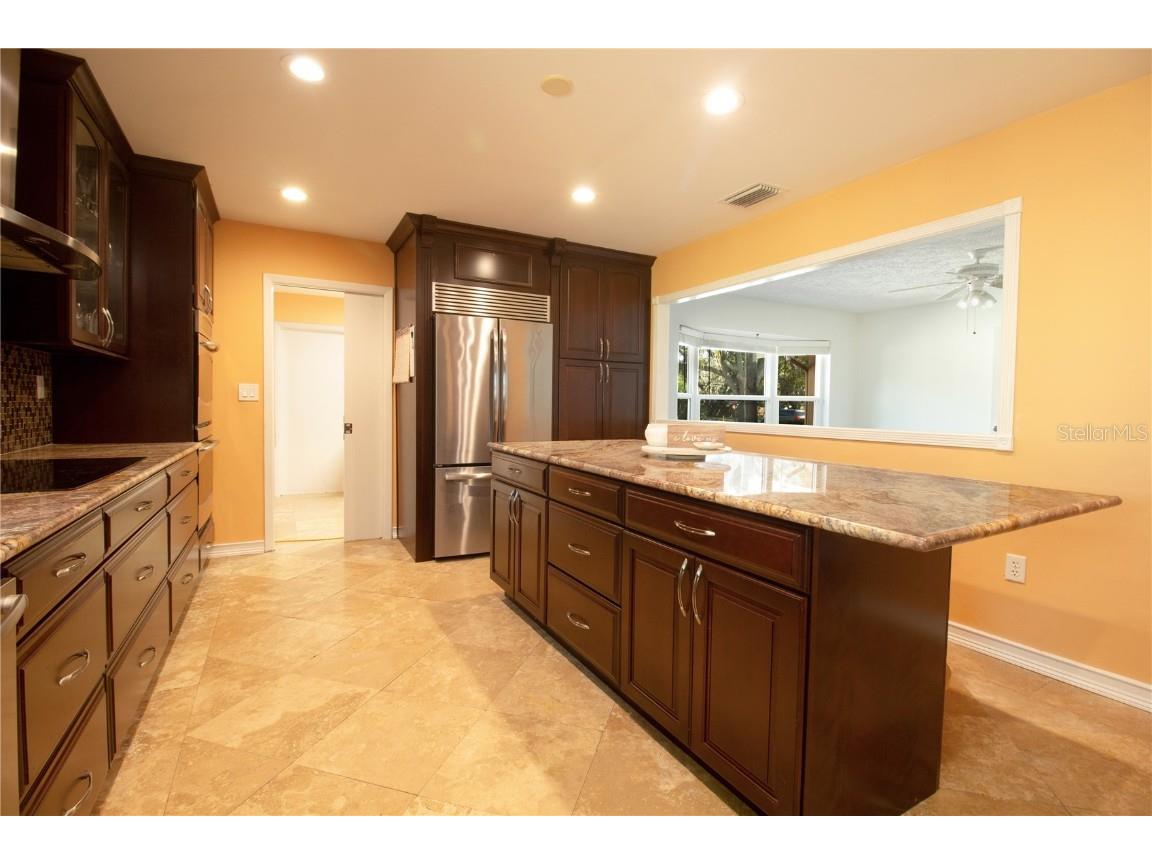 547 Oleander Way S Saint Petersburg FL 33707 TB8442501 image18