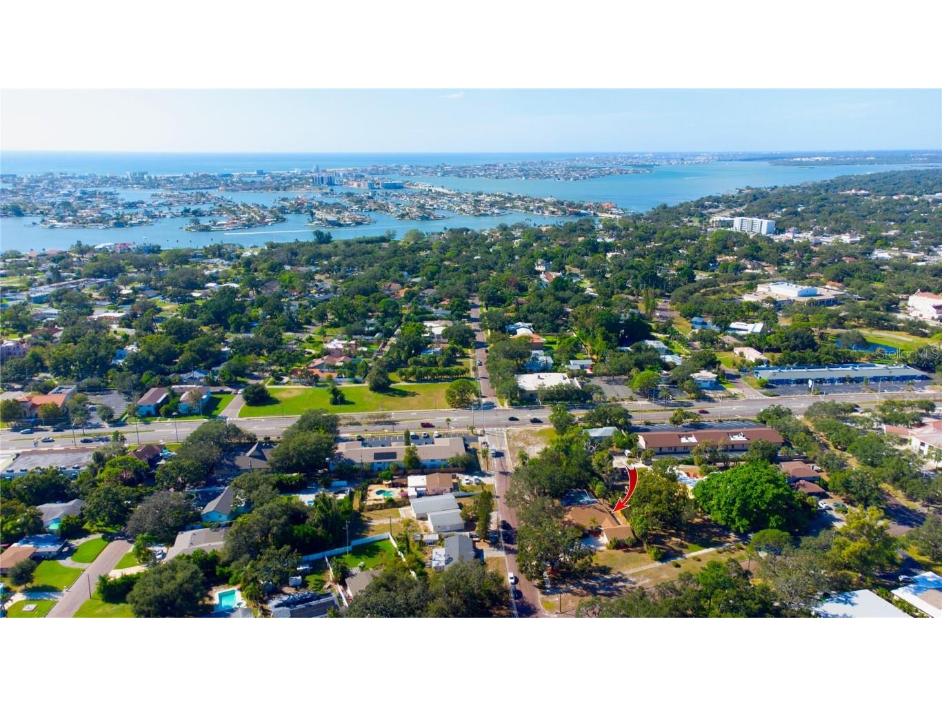 547 Oleander Way S Saint Petersburg FL 33707 TB8442501 image2