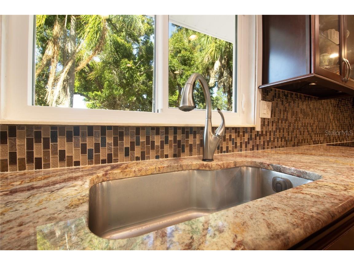 547 Oleander Way S Saint Petersburg FL 33707 TB8442501 image20