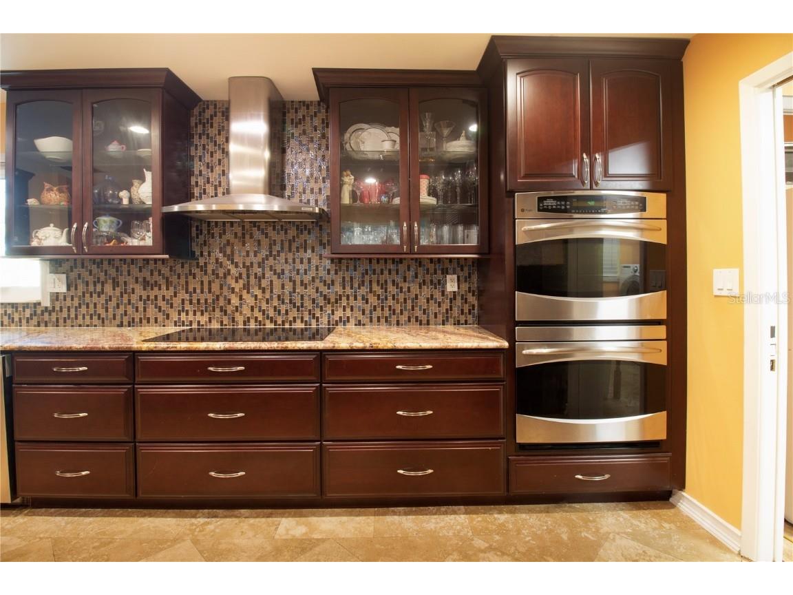 547 Oleander Way S Saint Petersburg FL 33707 TB8442501 image21