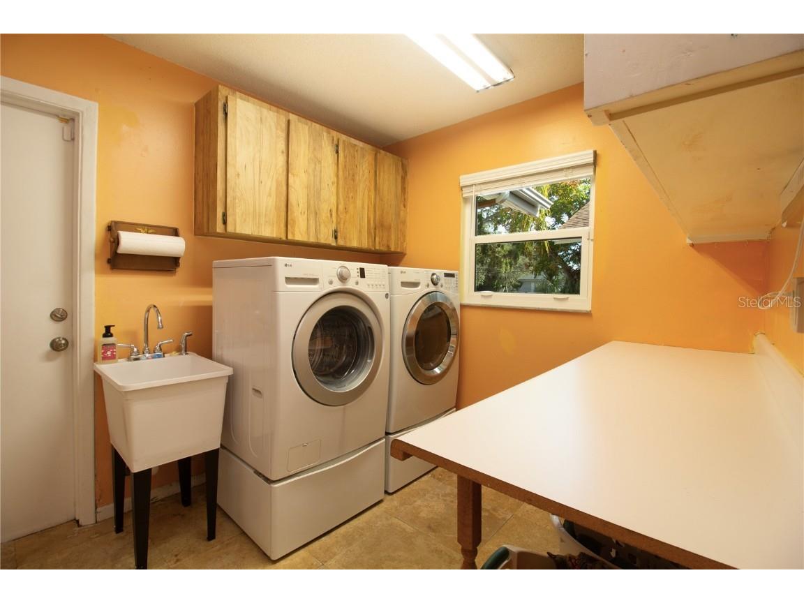 547 Oleander Way S Saint Petersburg FL 33707 TB8442501 image22