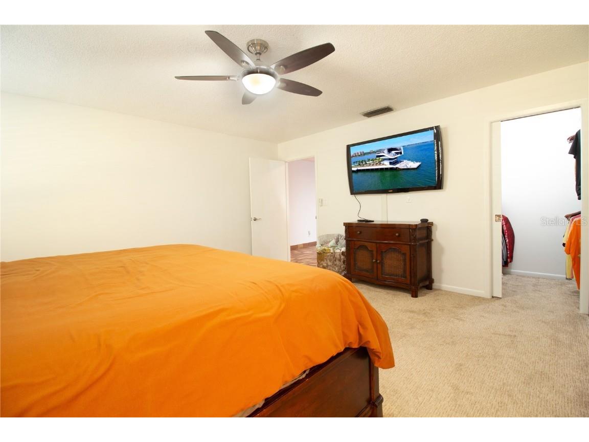 547 Oleander Way S Saint Petersburg FL 33707 TB8442501 image26