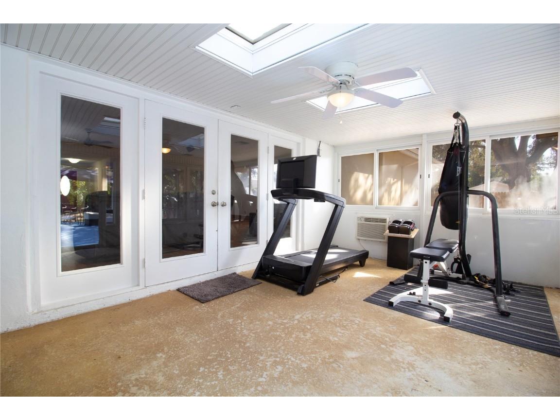 547 Oleander Way S Saint Petersburg FL 33707 TB8442501 image48