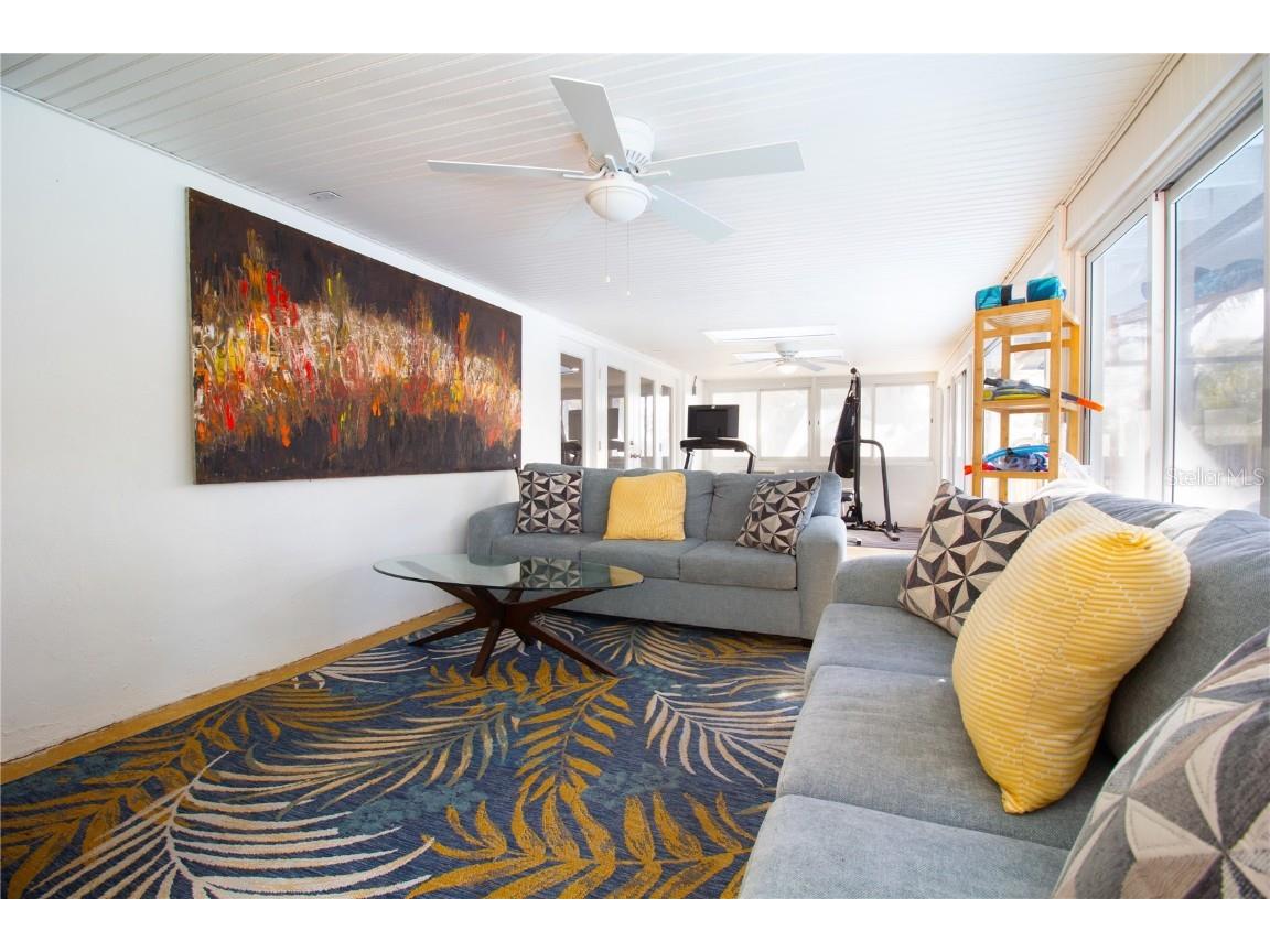 547 Oleander Way S Saint Petersburg FL 33707 TB8442501 image50