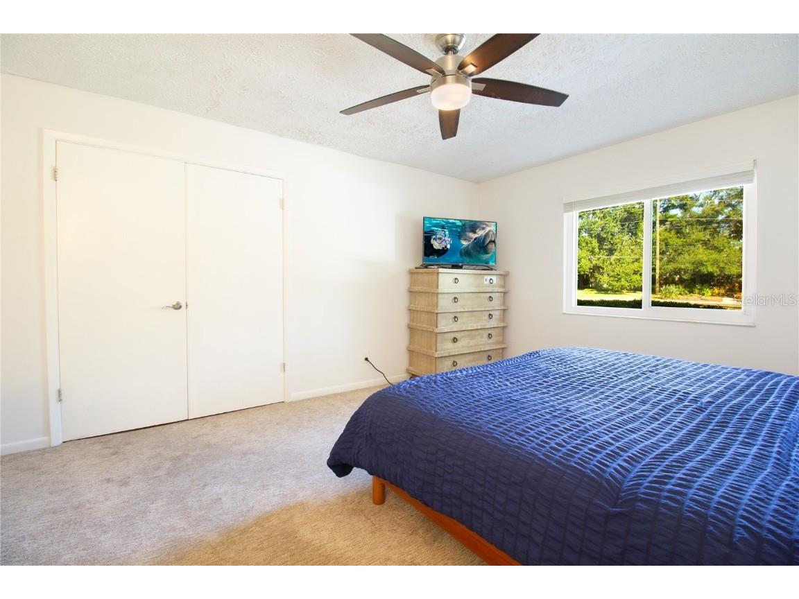 547 Oleander Way S Saint Petersburg FL 33707 TB8442501 image7