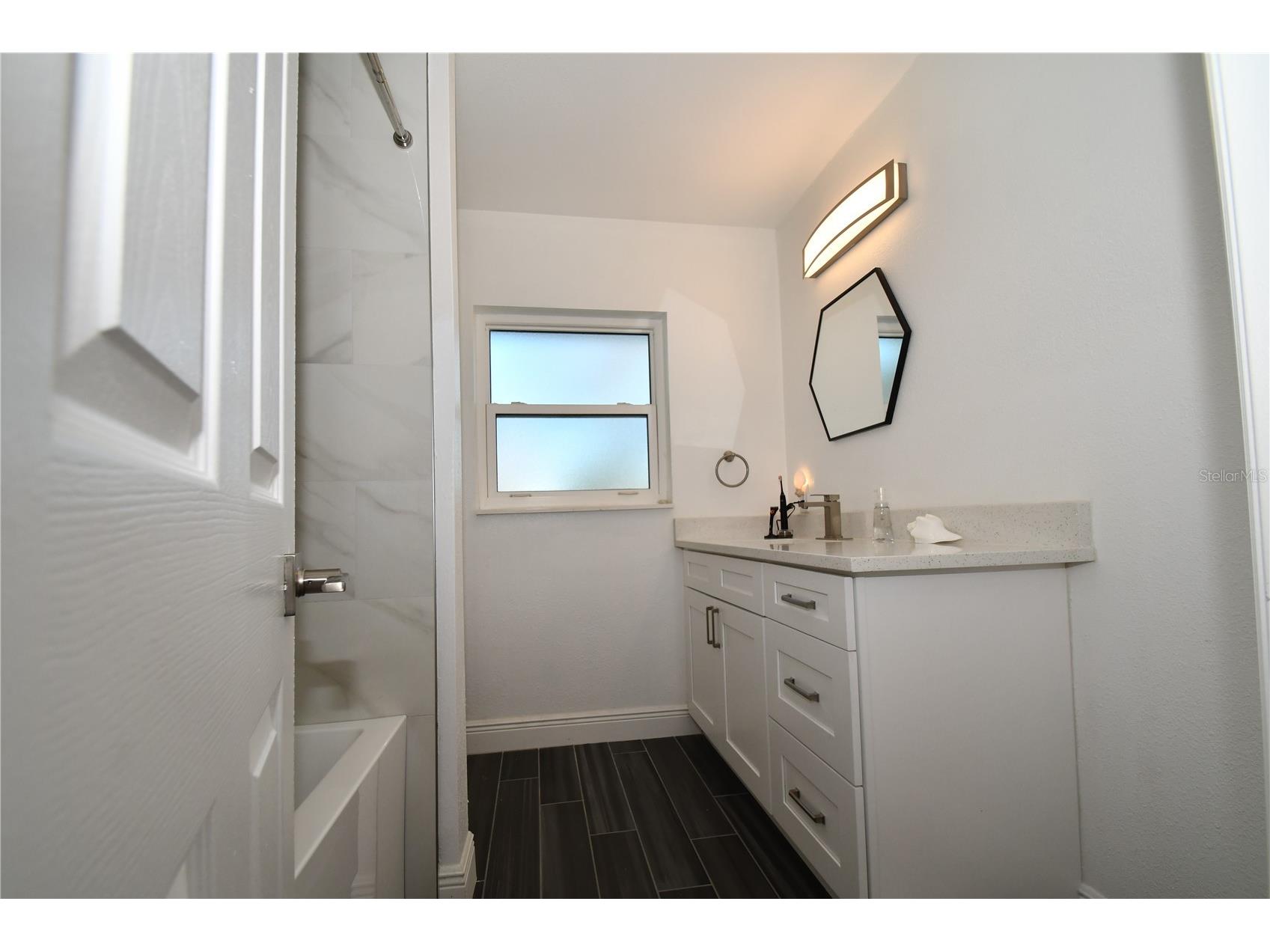 547 Trade Winds Drive Dunedin FL 34698 TB8460128 image12