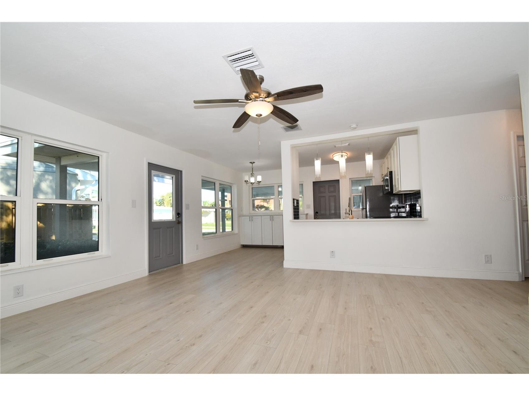 547 Trade Winds Drive Dunedin FL 34698 TB8460128 image5