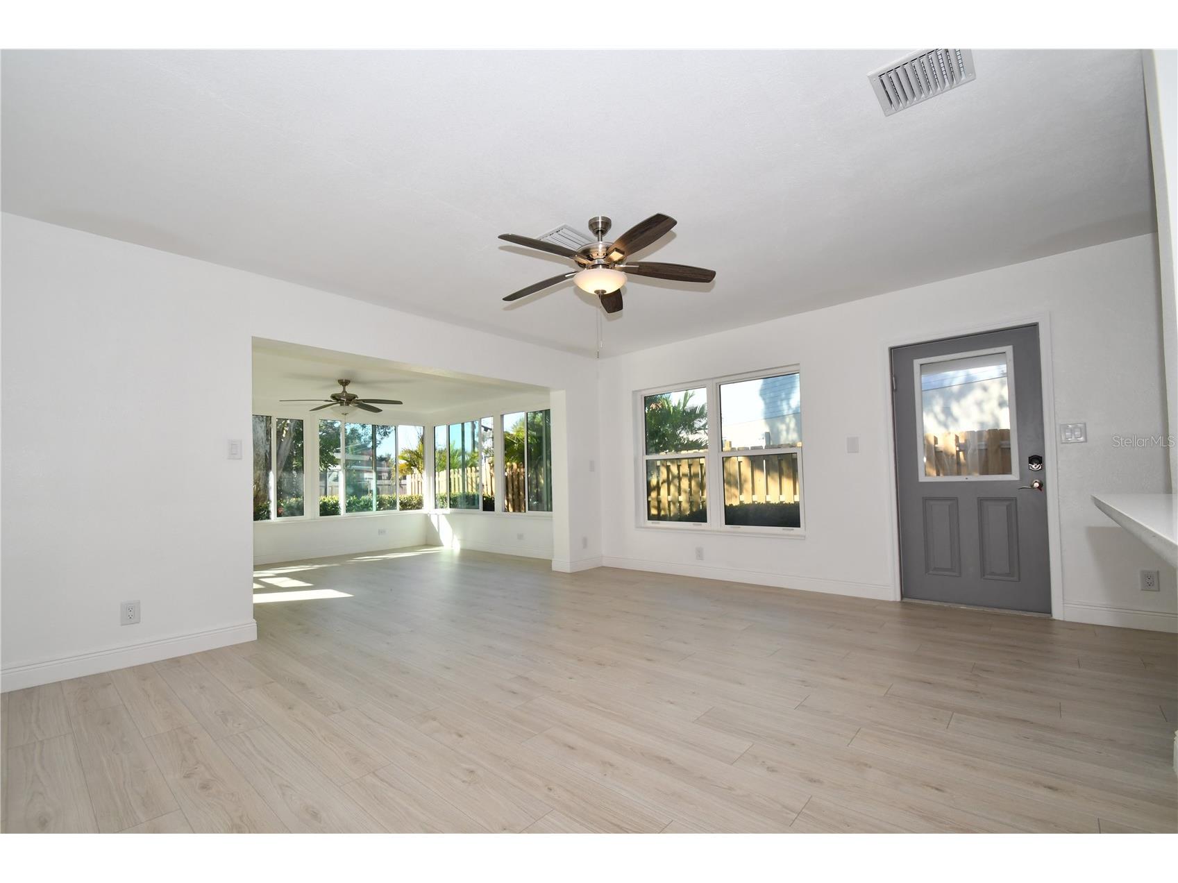 547 Trade Winds Drive Dunedin FL 34698 TB8460128 image7