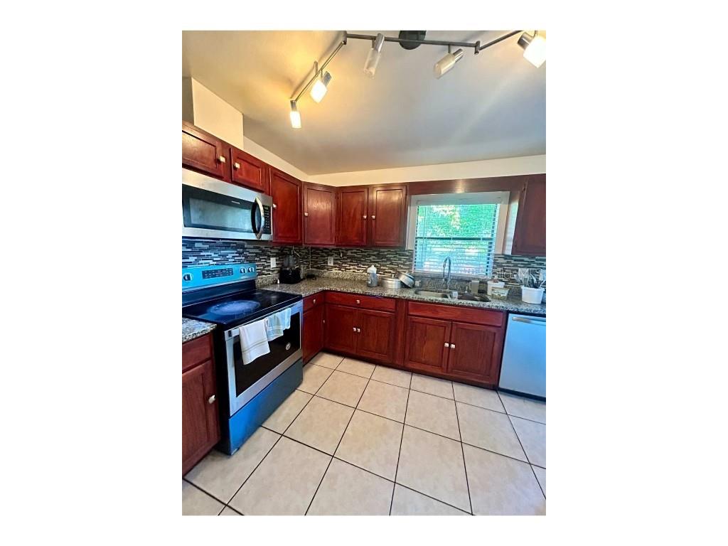 5470 Higgins Way Orlando FL 32808 O6368649 image8