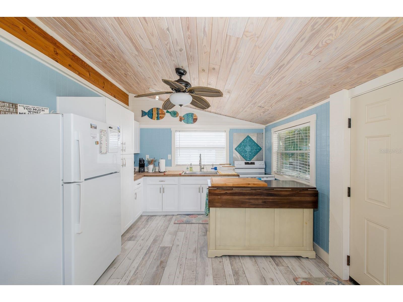 5473 Darlene Street Weeki Wachee FL 34607 - WEEKI WACHEE RIVER W7885572 image36