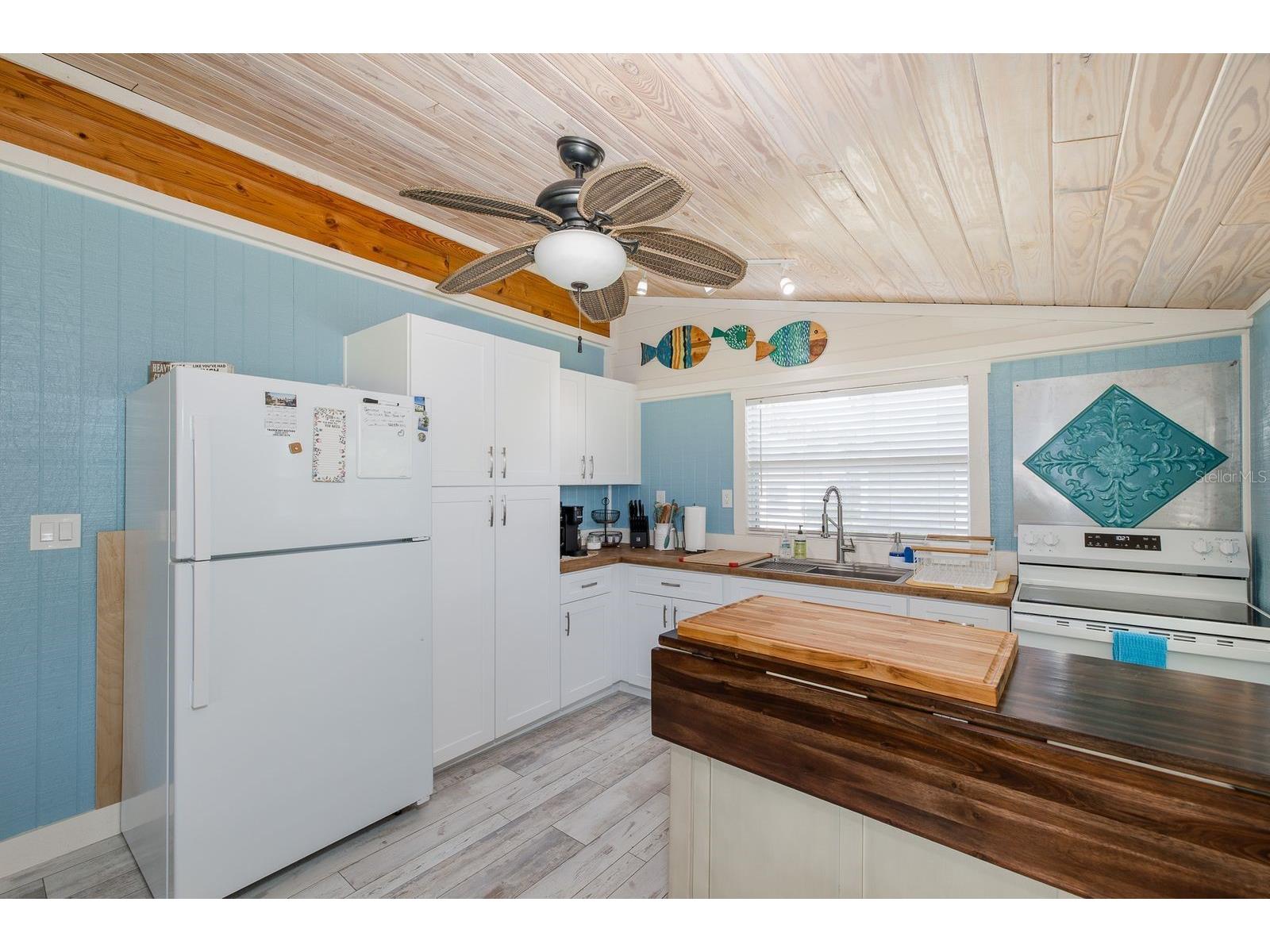5473 Darlene Street Weeki Wachee FL 34607 - WEEKI WACHEE RIVER W7885572 image38