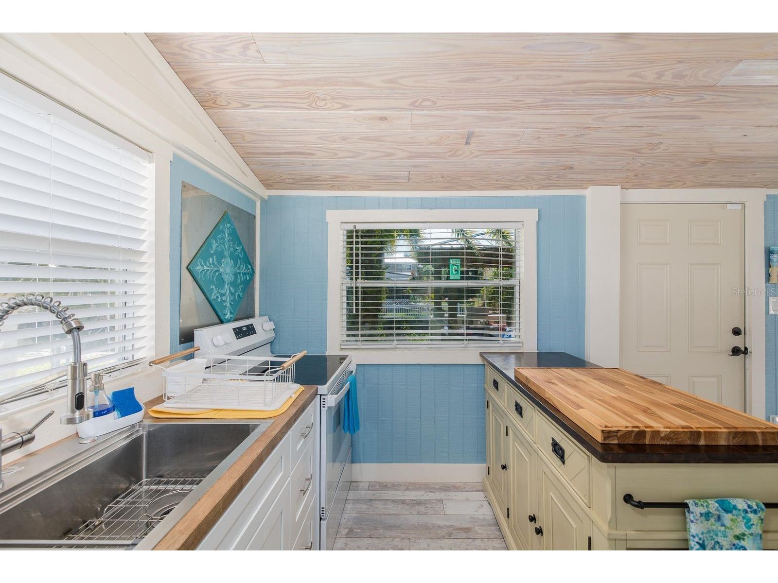 5473 Darlene Street Weeki Wachee FL 34607 - WEEKI WACHEE RIVER W7885572 image39