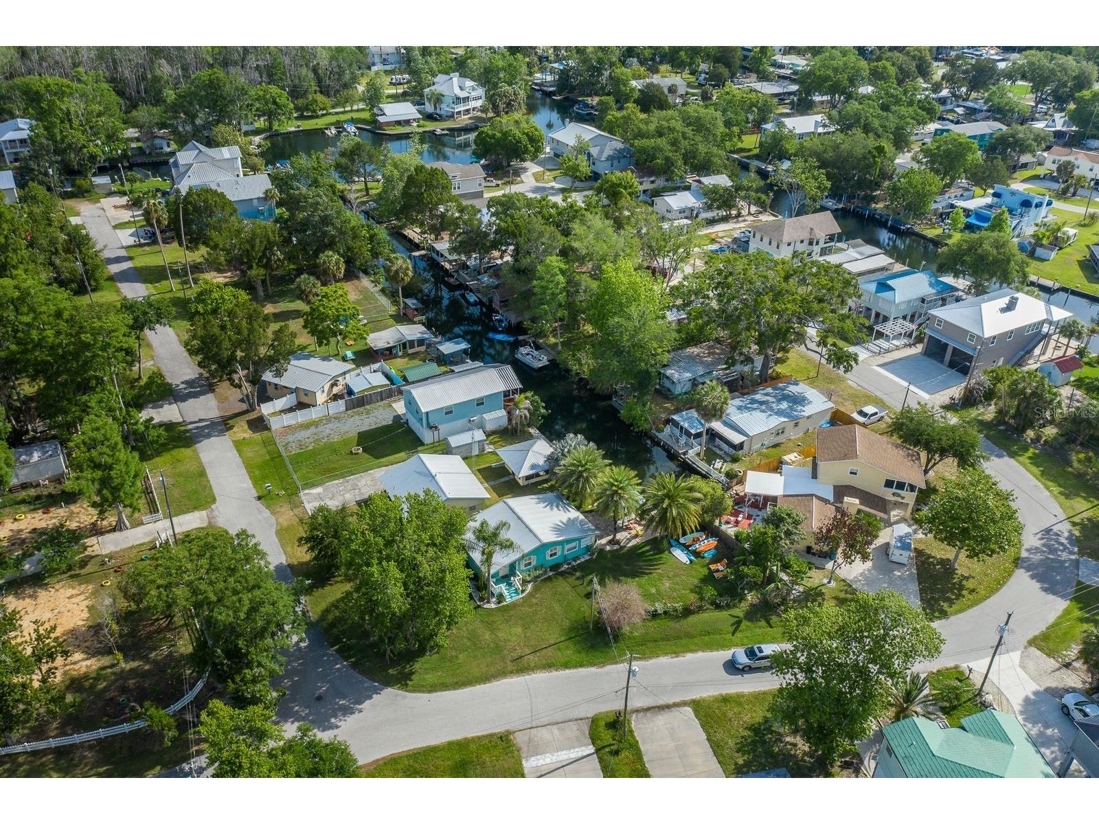 5473 Darlene Street Weeki Wachee FL 34607 - WEEKI WACHEE RIVER W7885572 image6