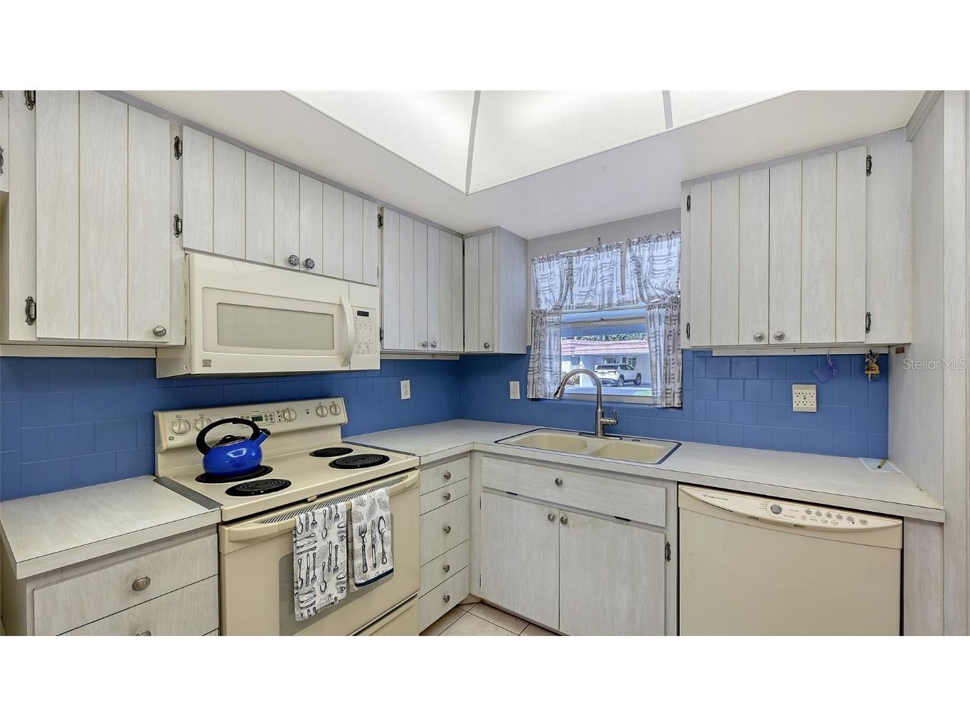 5474 Riverbluff Circle #V35 Sarasota FL 34231 A4669393 image16